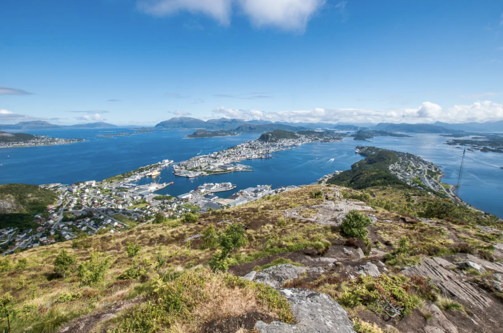 Visitor’s Guide to Norway | Roadtripping with Toby Midgen