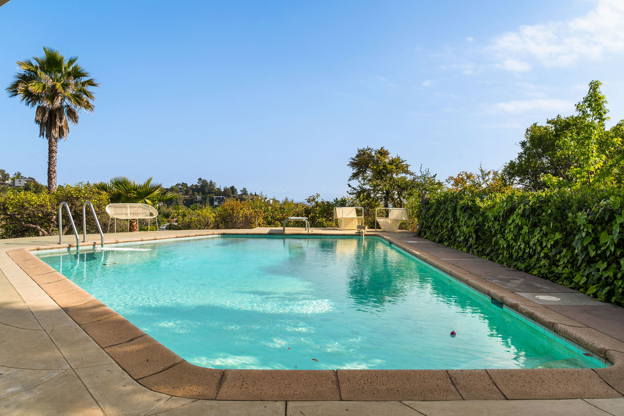 <?php the_title(); ?> - Gallery