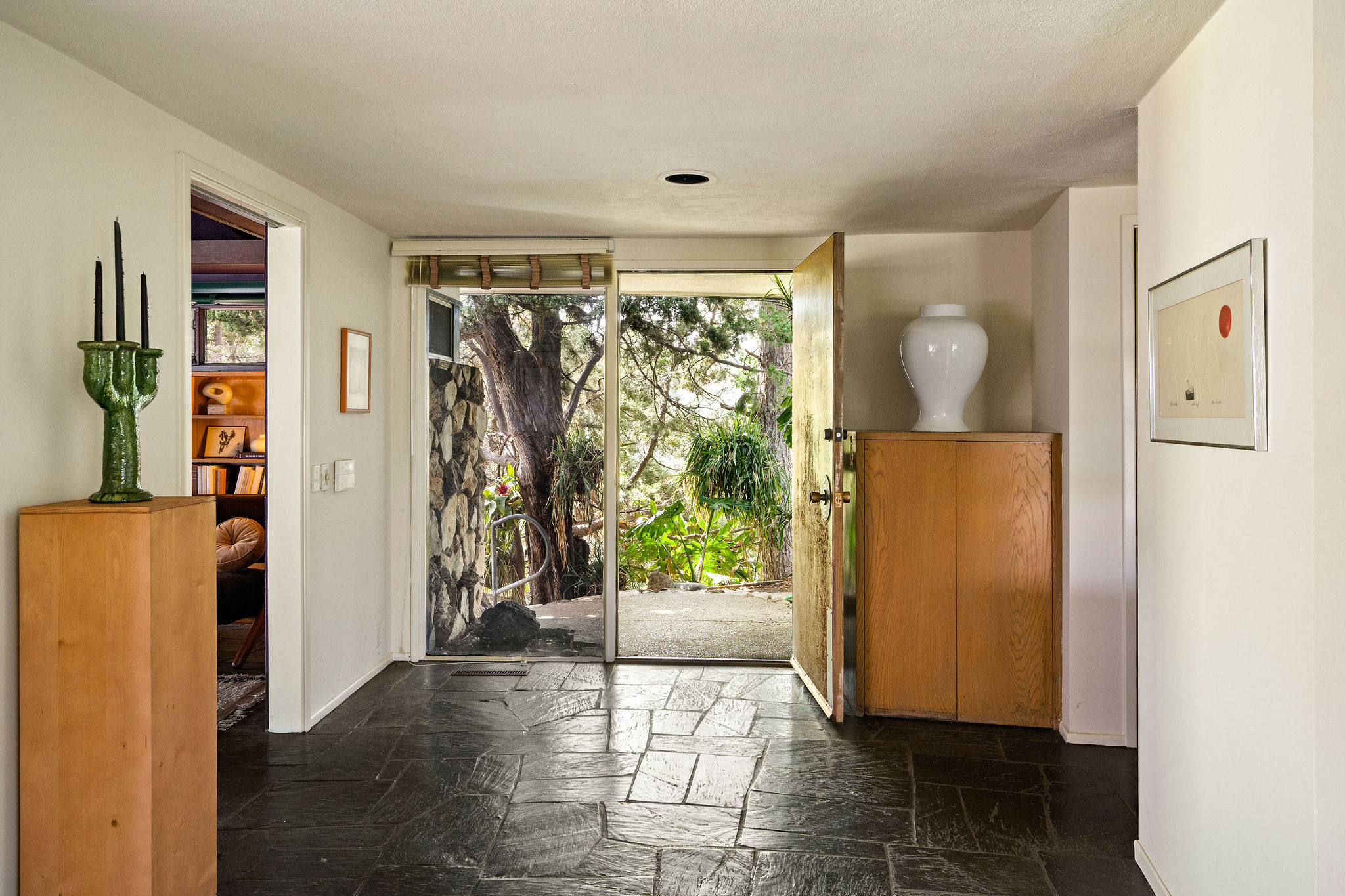 <?php the_title(); ?> - Gallery