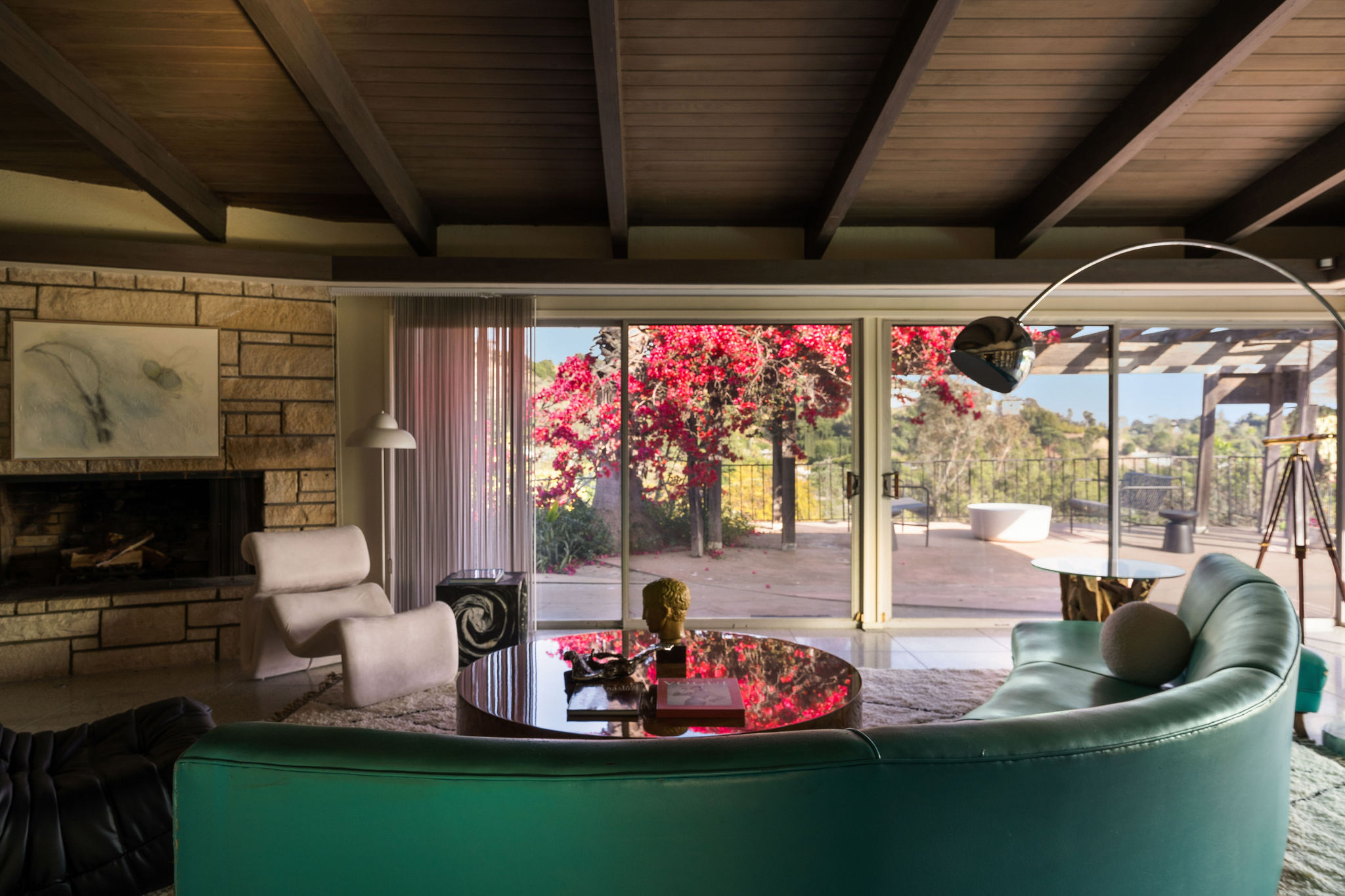 <?php the_title(); ?> - Gallery