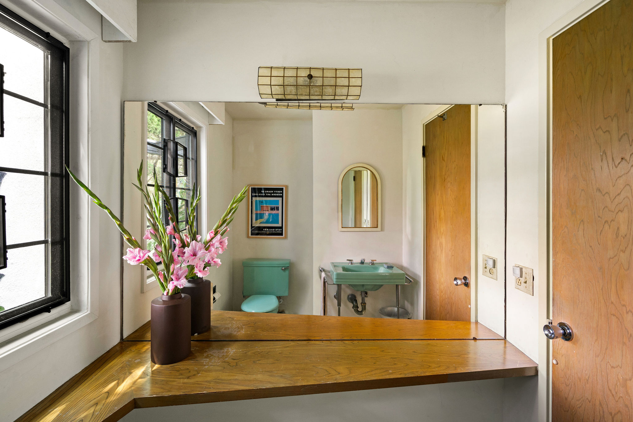 <?php the_title(); ?> - Gallery