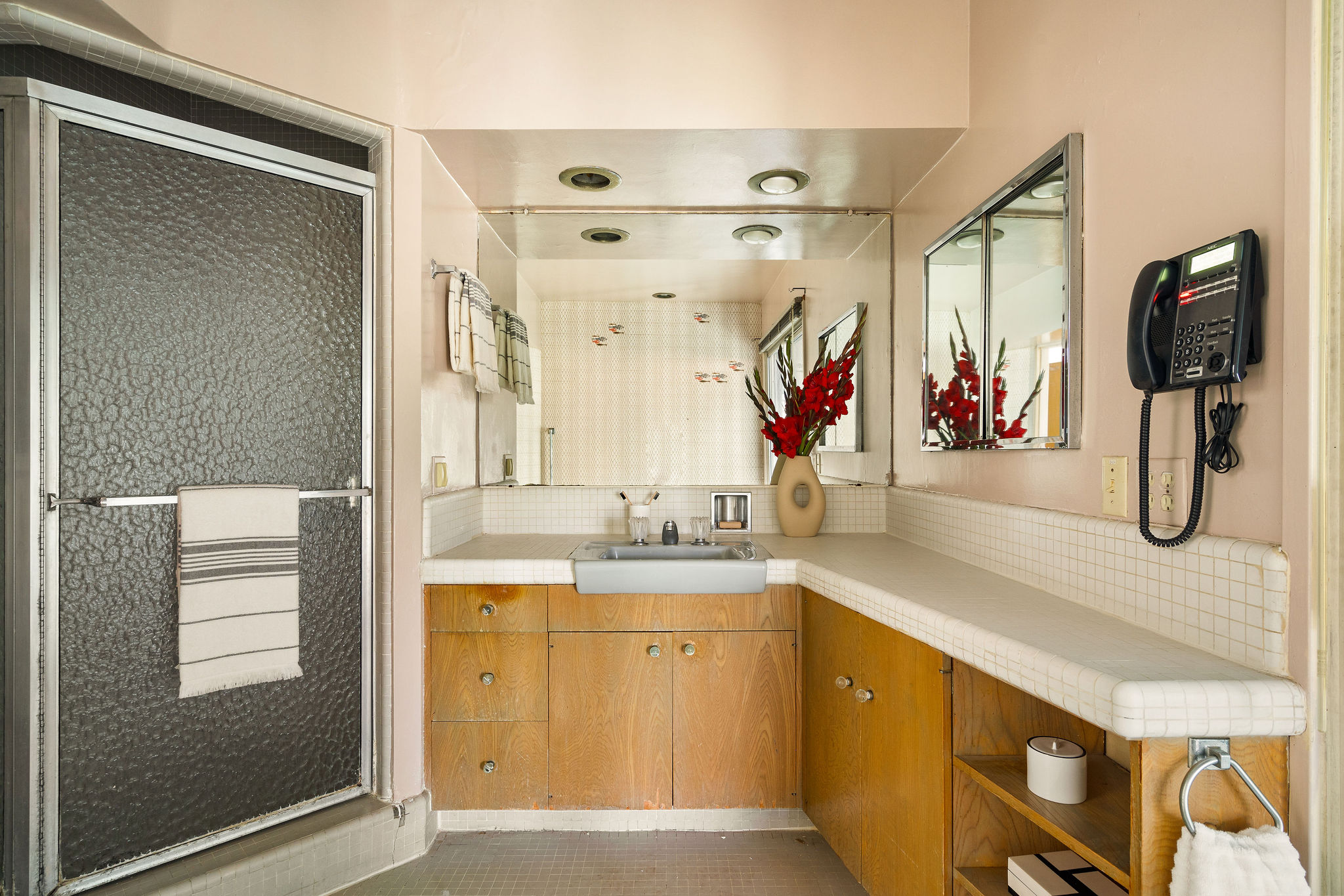 <?php the_title(); ?> - Gallery