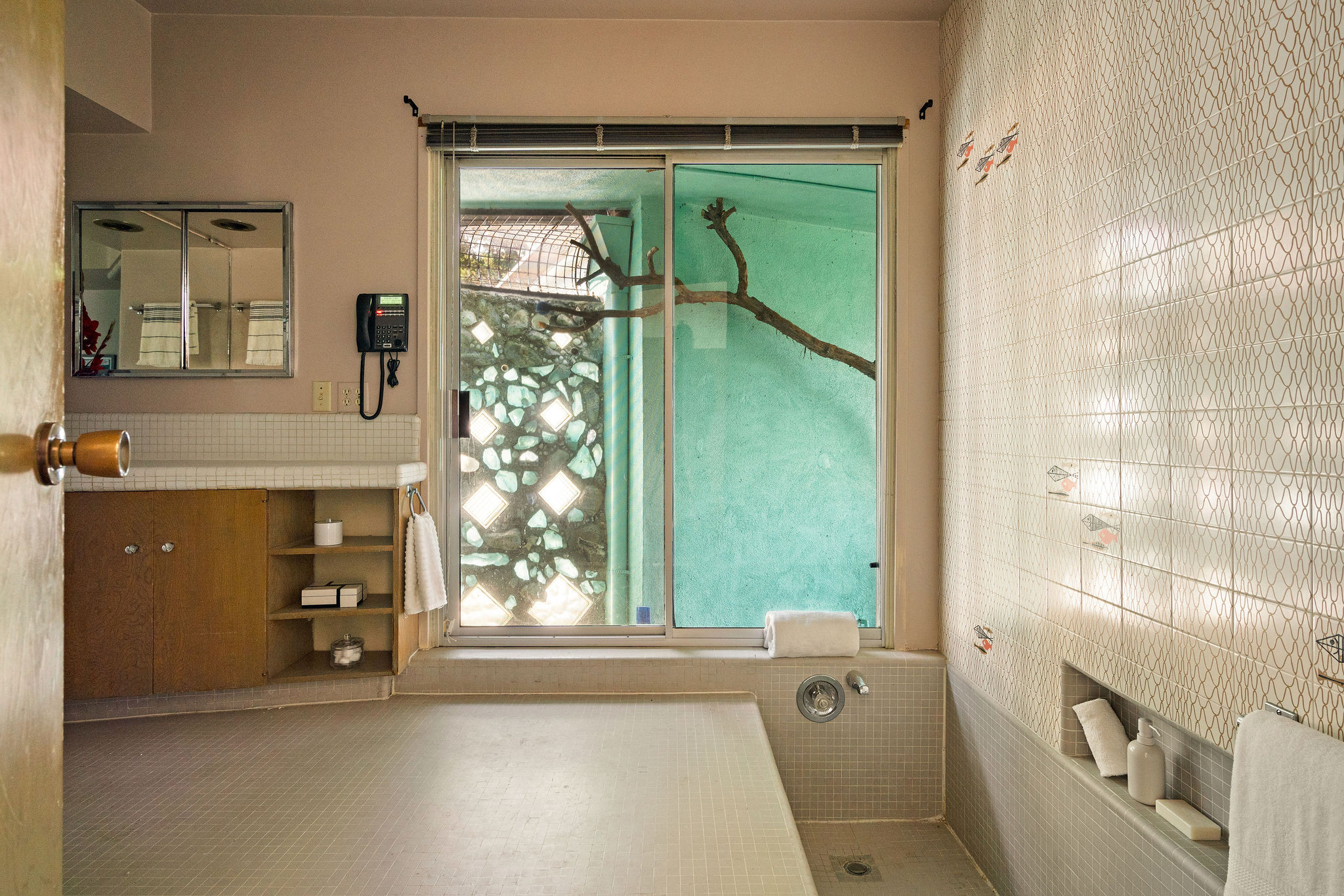 <?php the_title(); ?> - Gallery