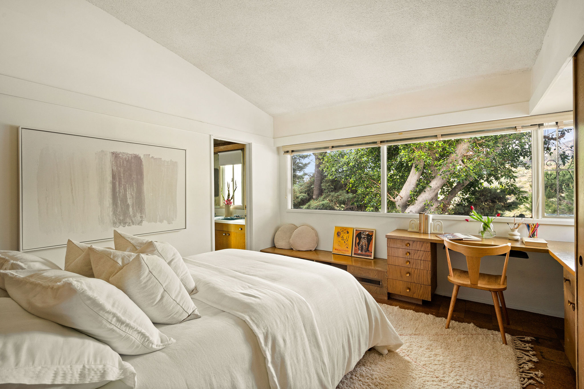 <?php the_title(); ?> - Gallery