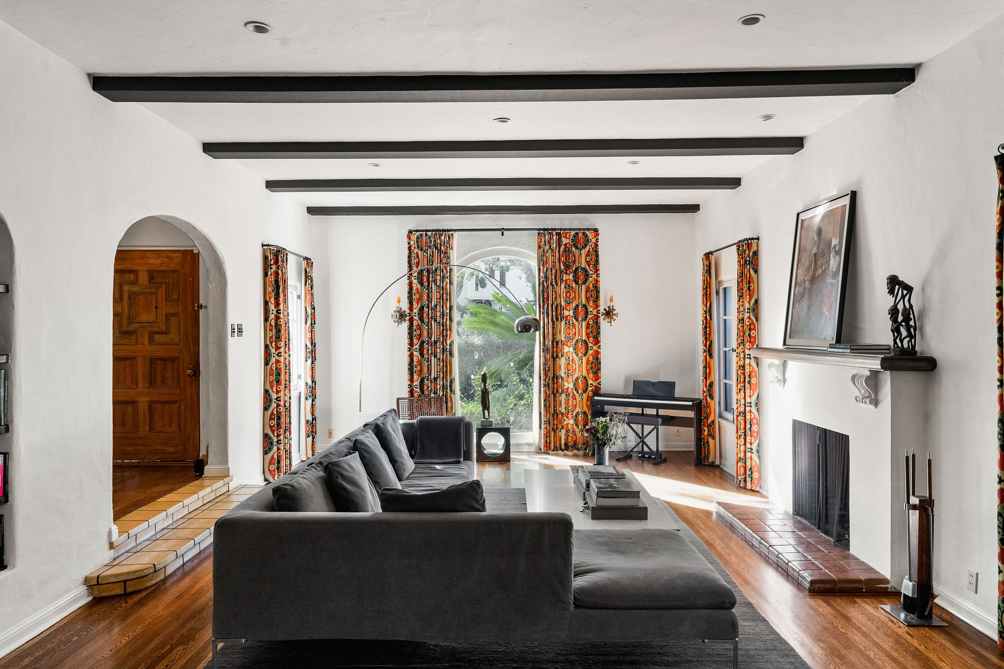 <?php the_title(); ?> - Gallery