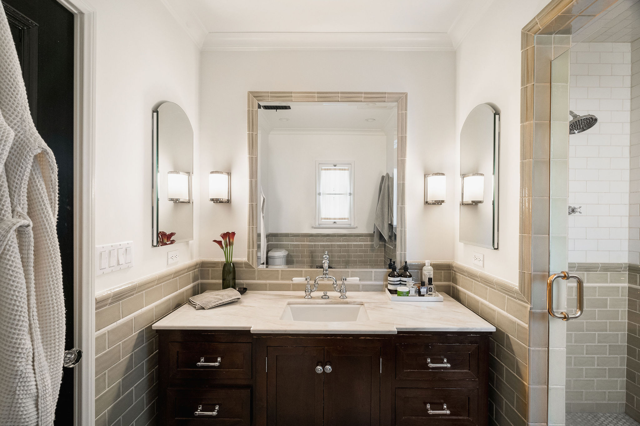 <?php the_title(); ?> - Gallery