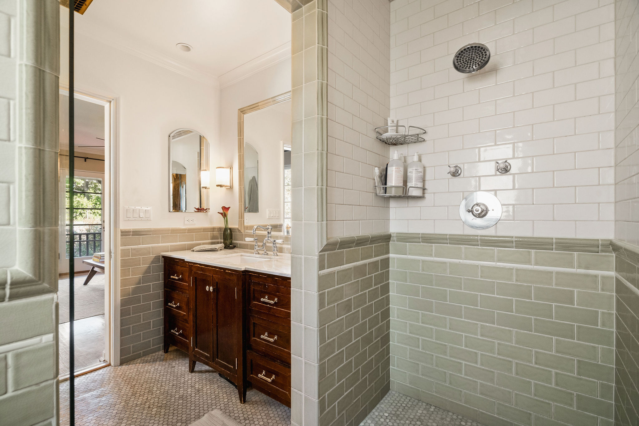 <?php the_title(); ?> - Gallery