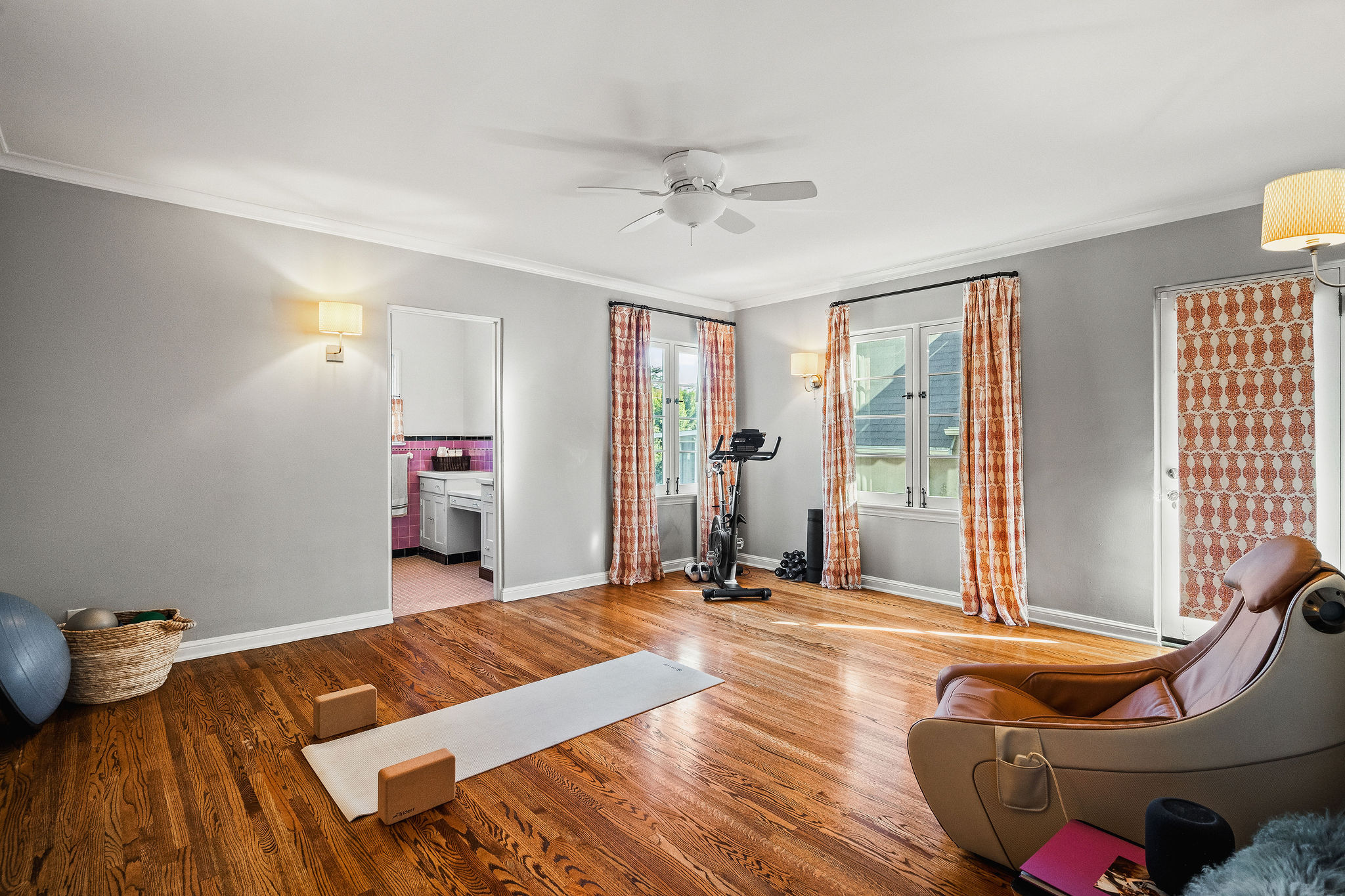 <?php the_title(); ?> - Gallery