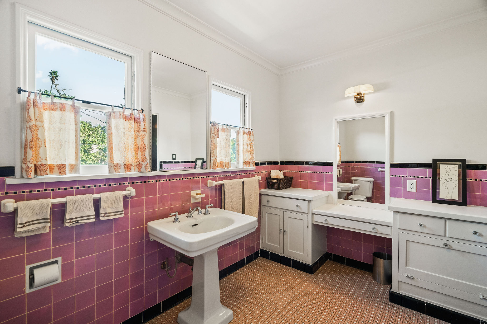 <?php the_title(); ?> - Gallery