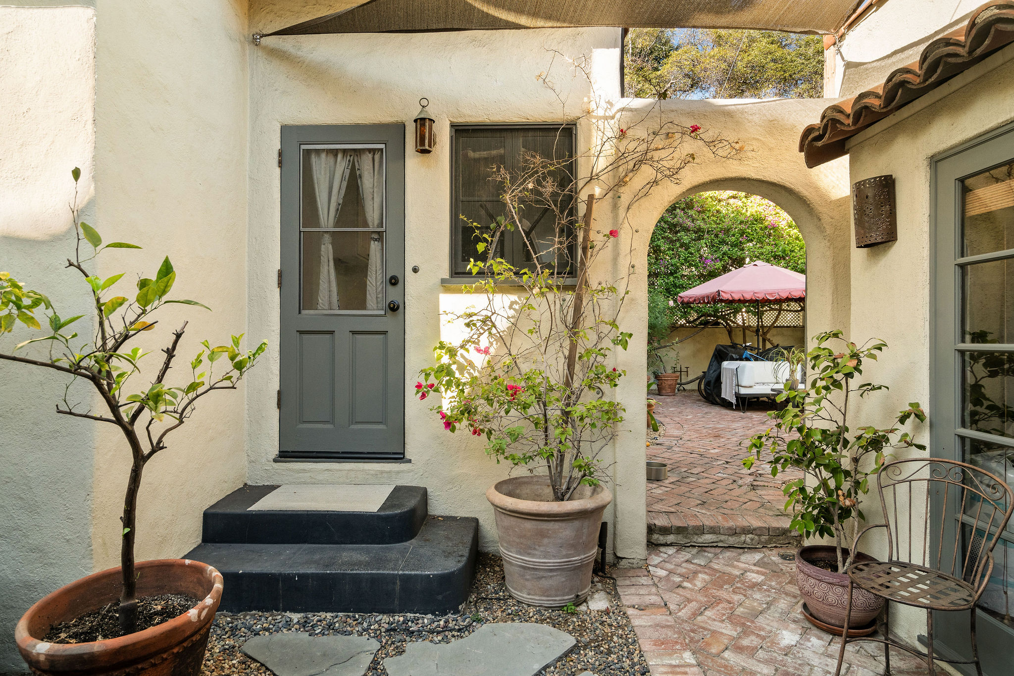 <?php the_title(); ?> - Gallery