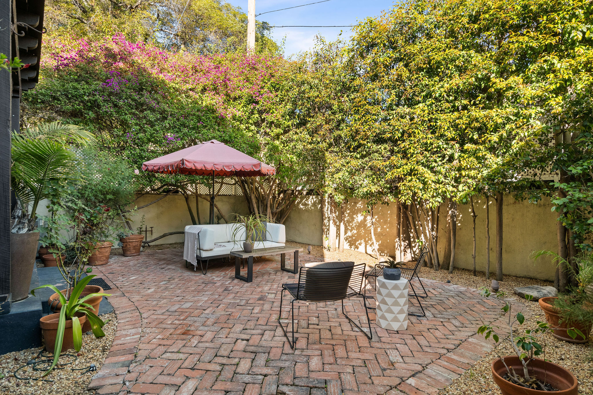 <?php the_title(); ?> - Gallery