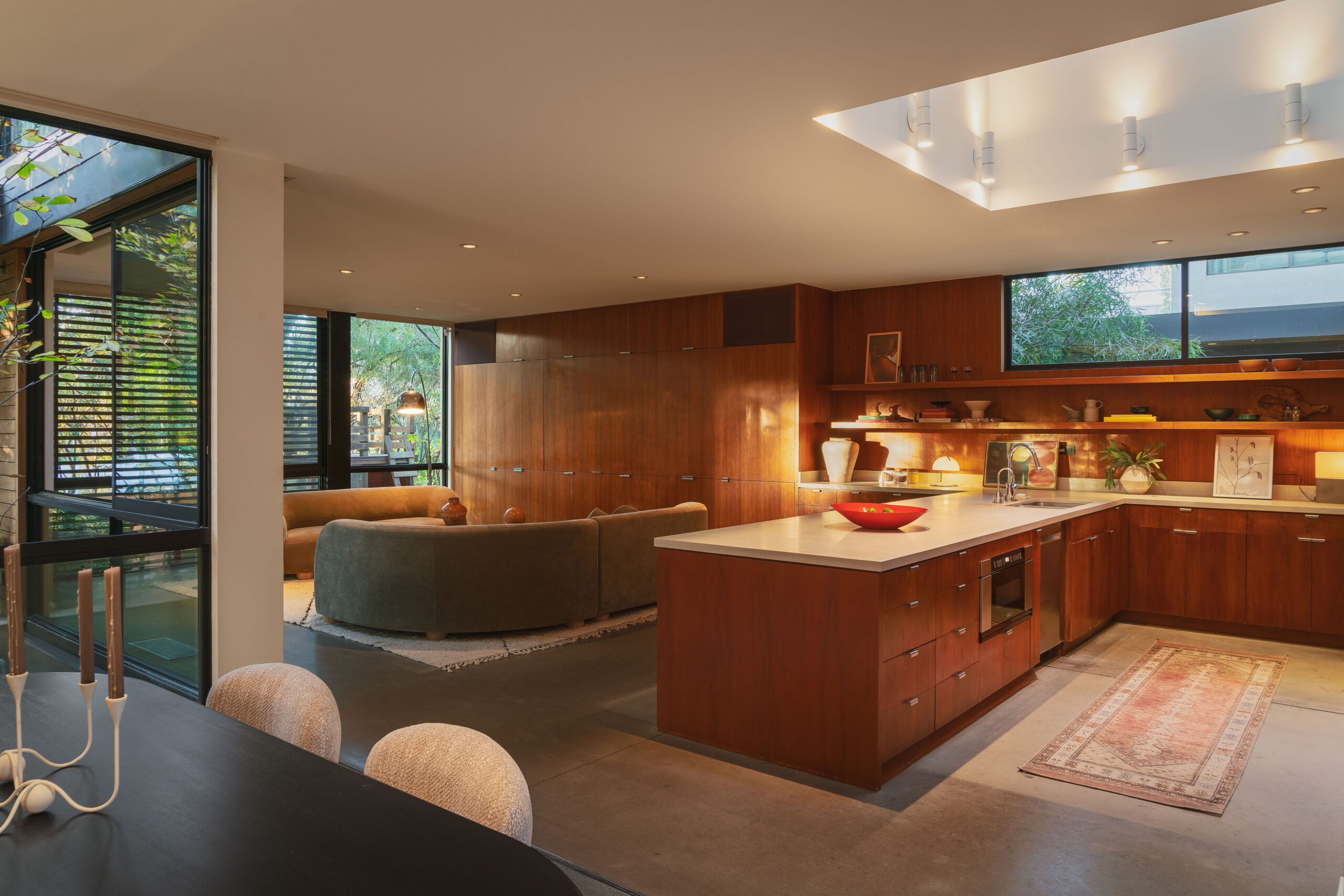 <?php the_title(); ?> - Gallery