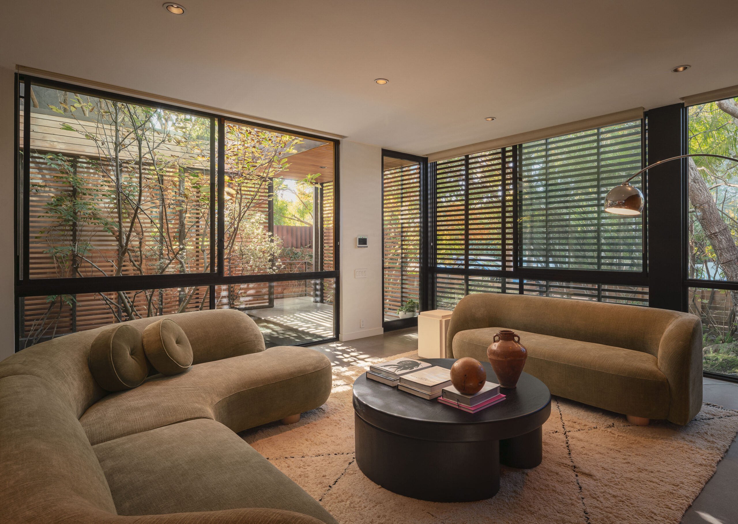 <?php the_title(); ?> - Gallery