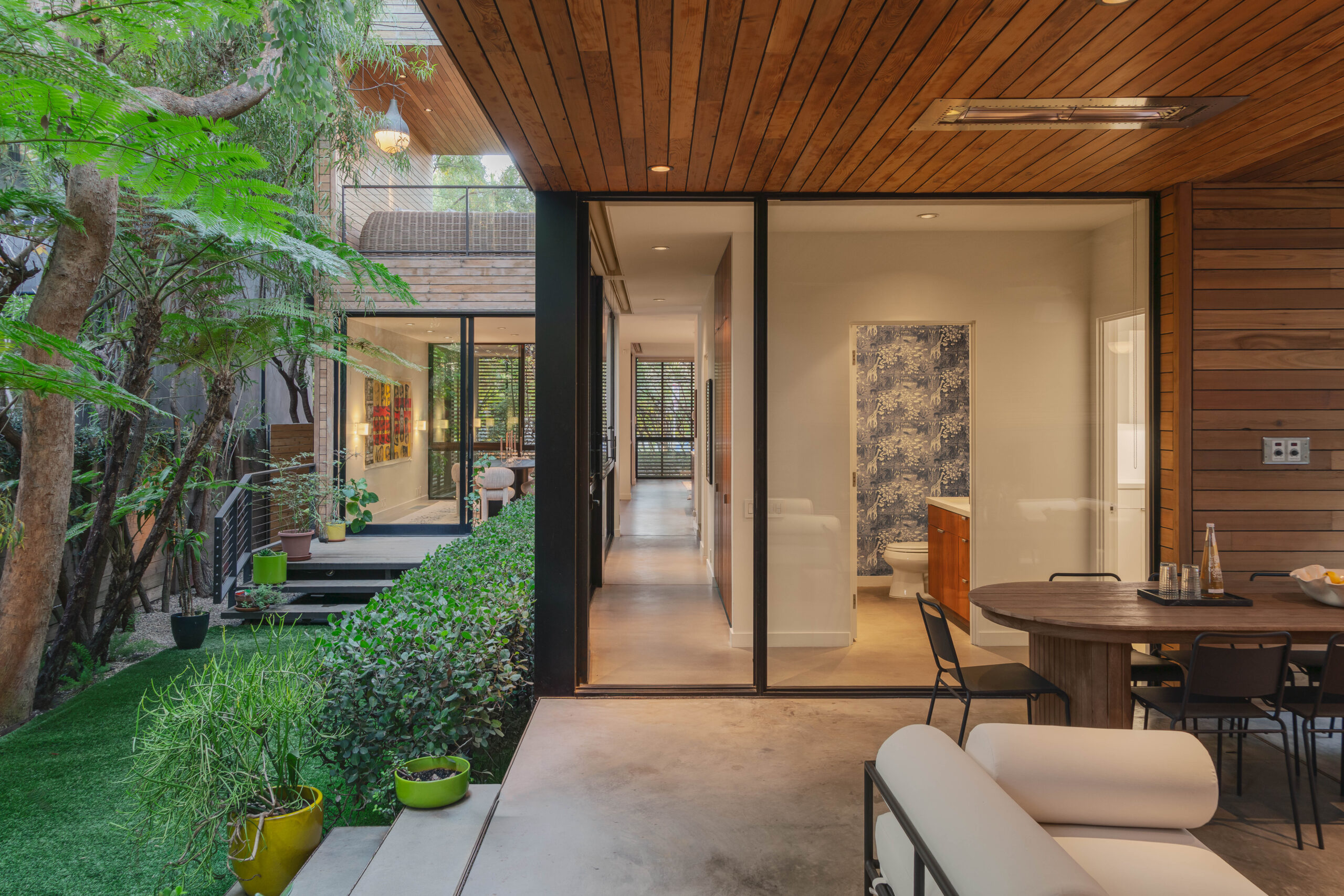 <?php the_title(); ?> - Gallery