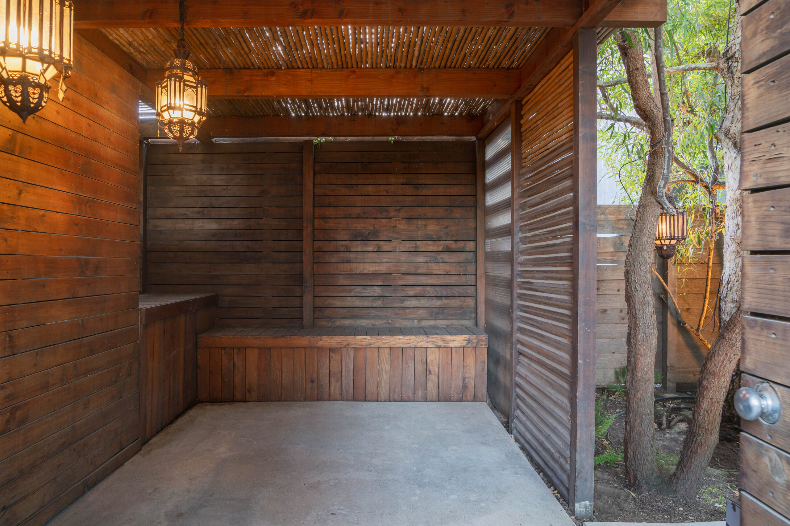 <?php the_title(); ?> - Gallery