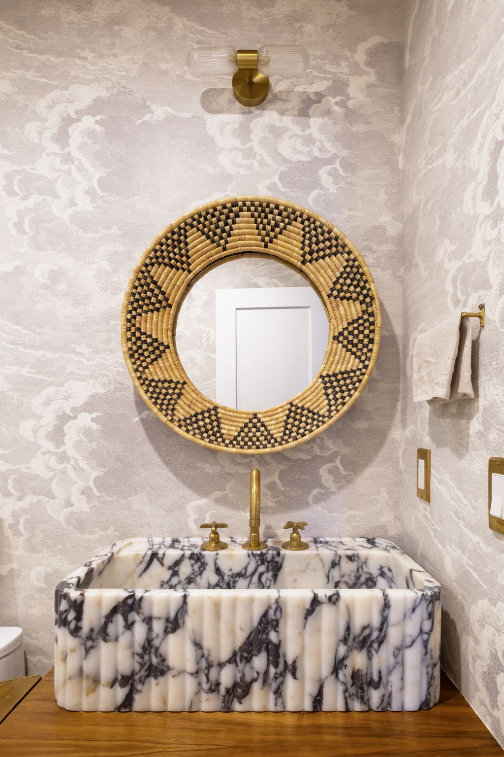 <?php the_title(); ?> - Gallery