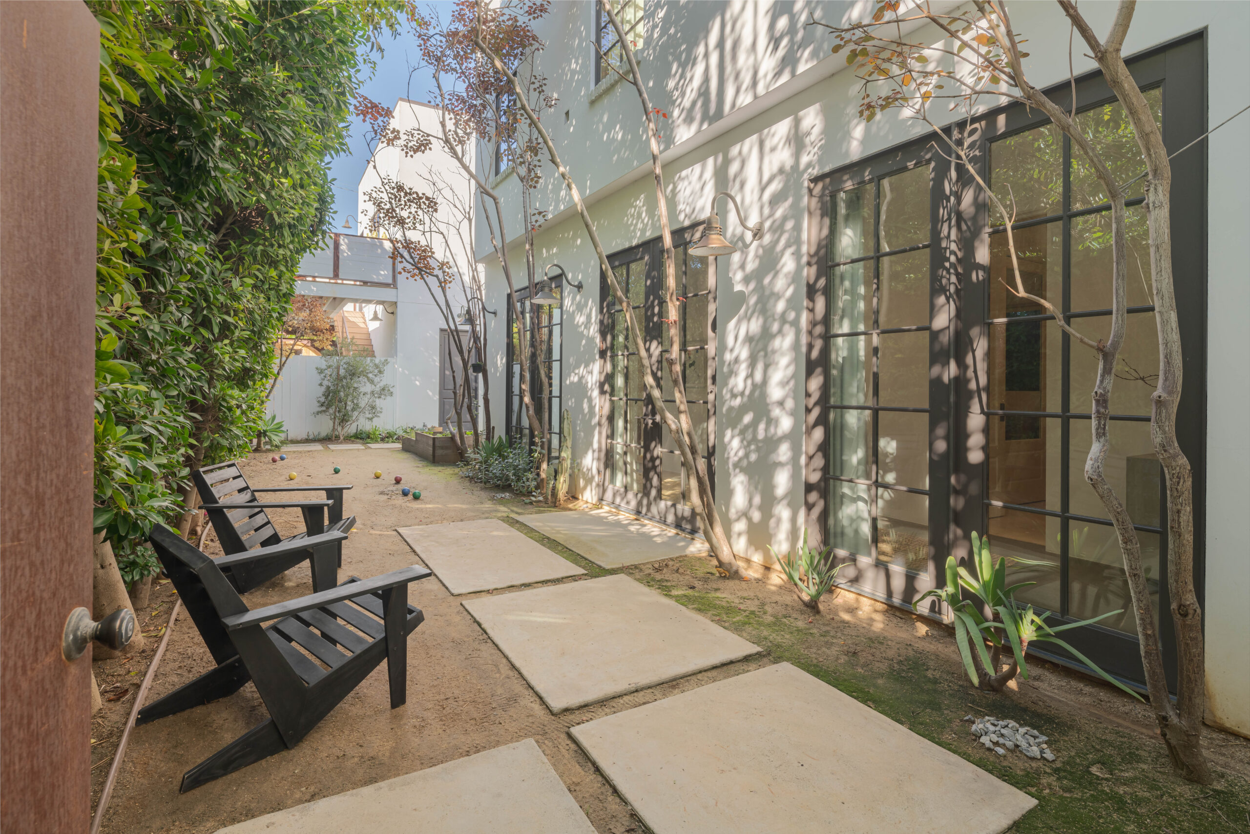 <?php the_title(); ?> - Gallery