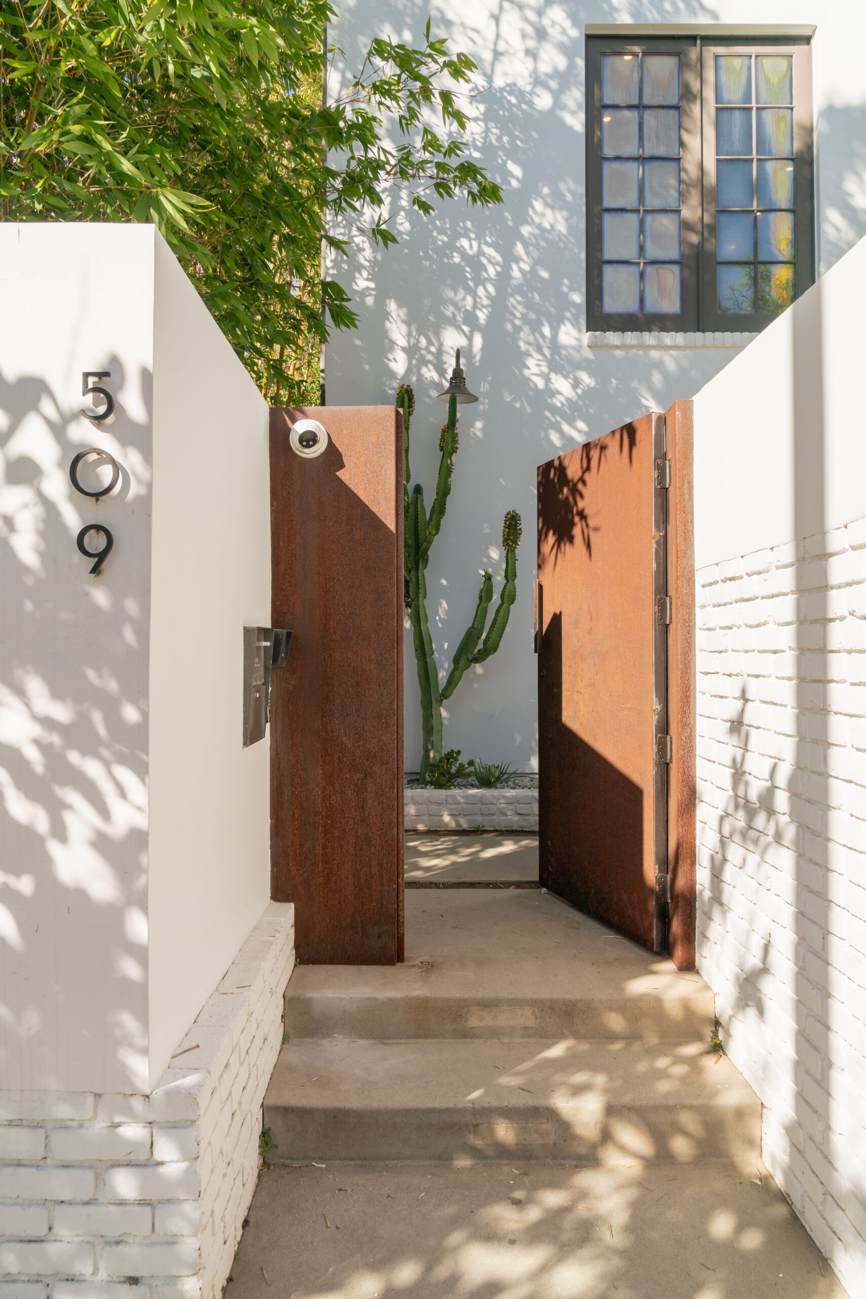 <?php the_title(); ?> - Gallery