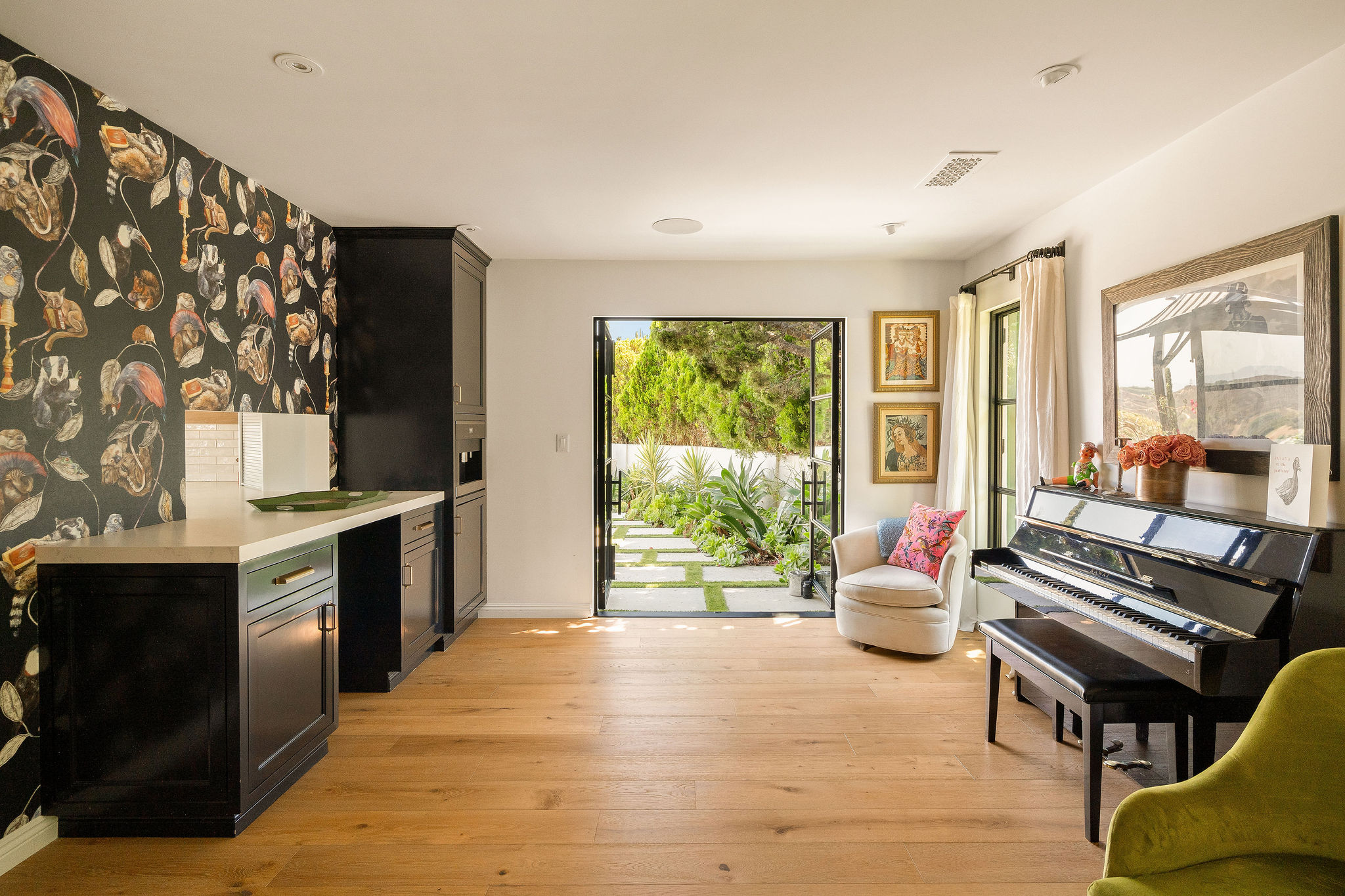 <?php the_title(); ?> - Gallery