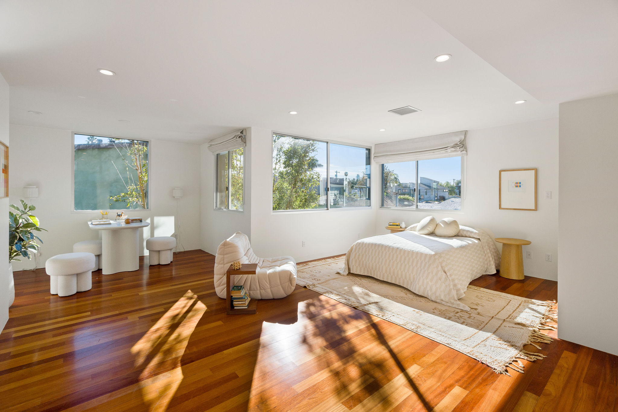 <?php the_title(); ?> - Gallery