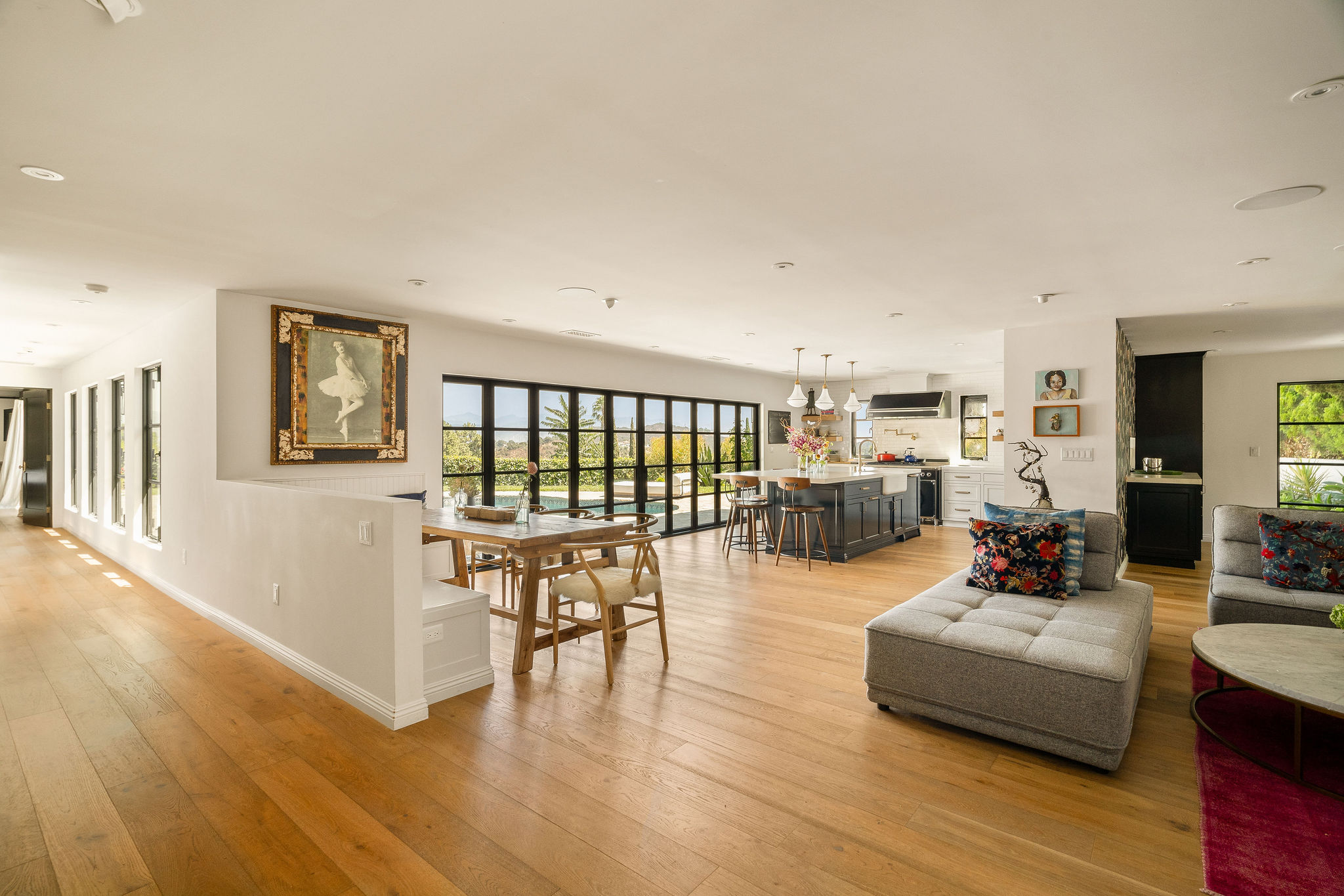 <?php the_title(); ?> - Gallery