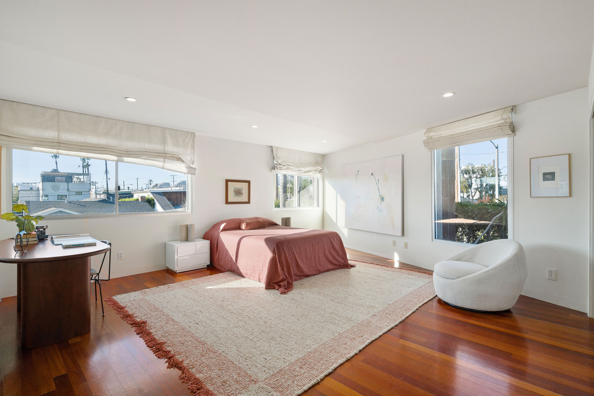 <?php the_title(); ?> - Gallery