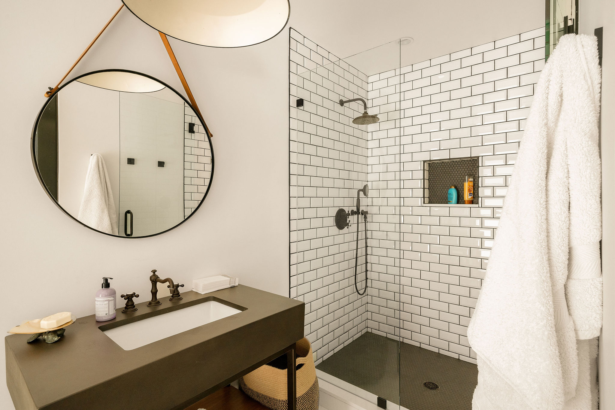 <?php the_title(); ?> - Gallery