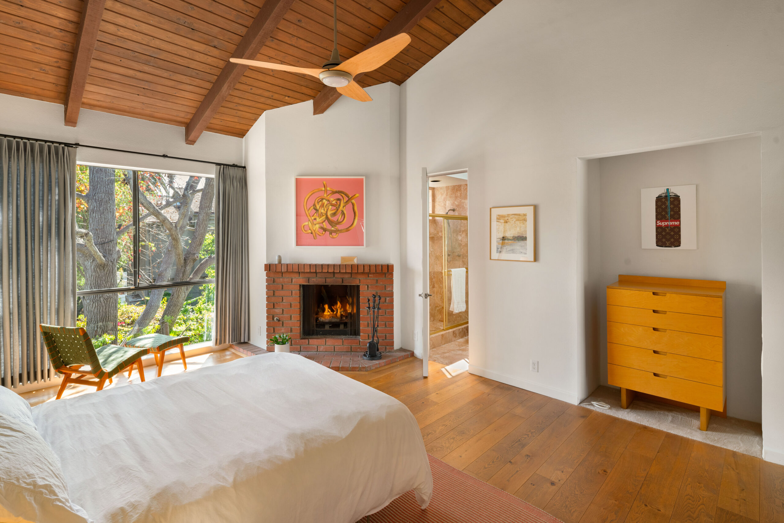 <?php the_title(); ?> - Gallery