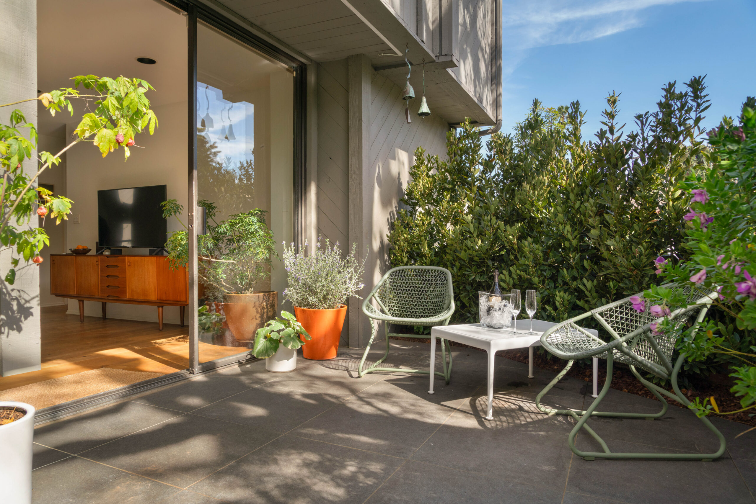 <?php the_title(); ?> - Gallery