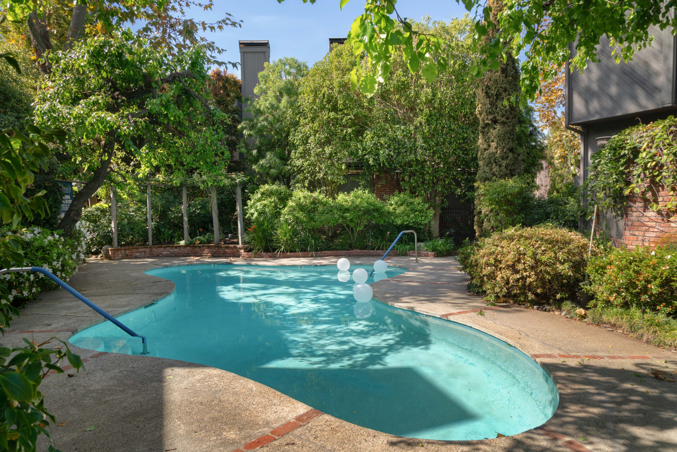 <?php the_title(); ?> - Gallery