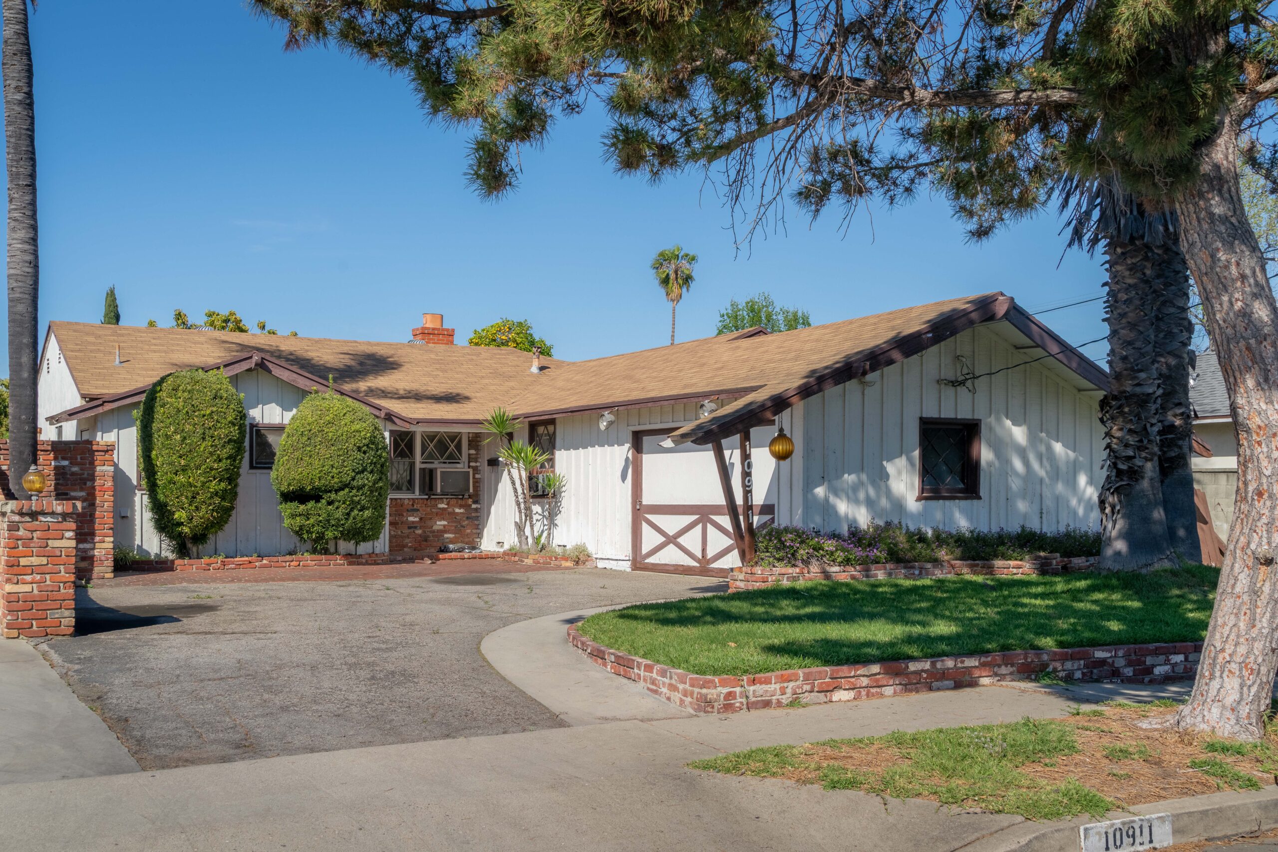 <?php the_title(); ?> - Gallery