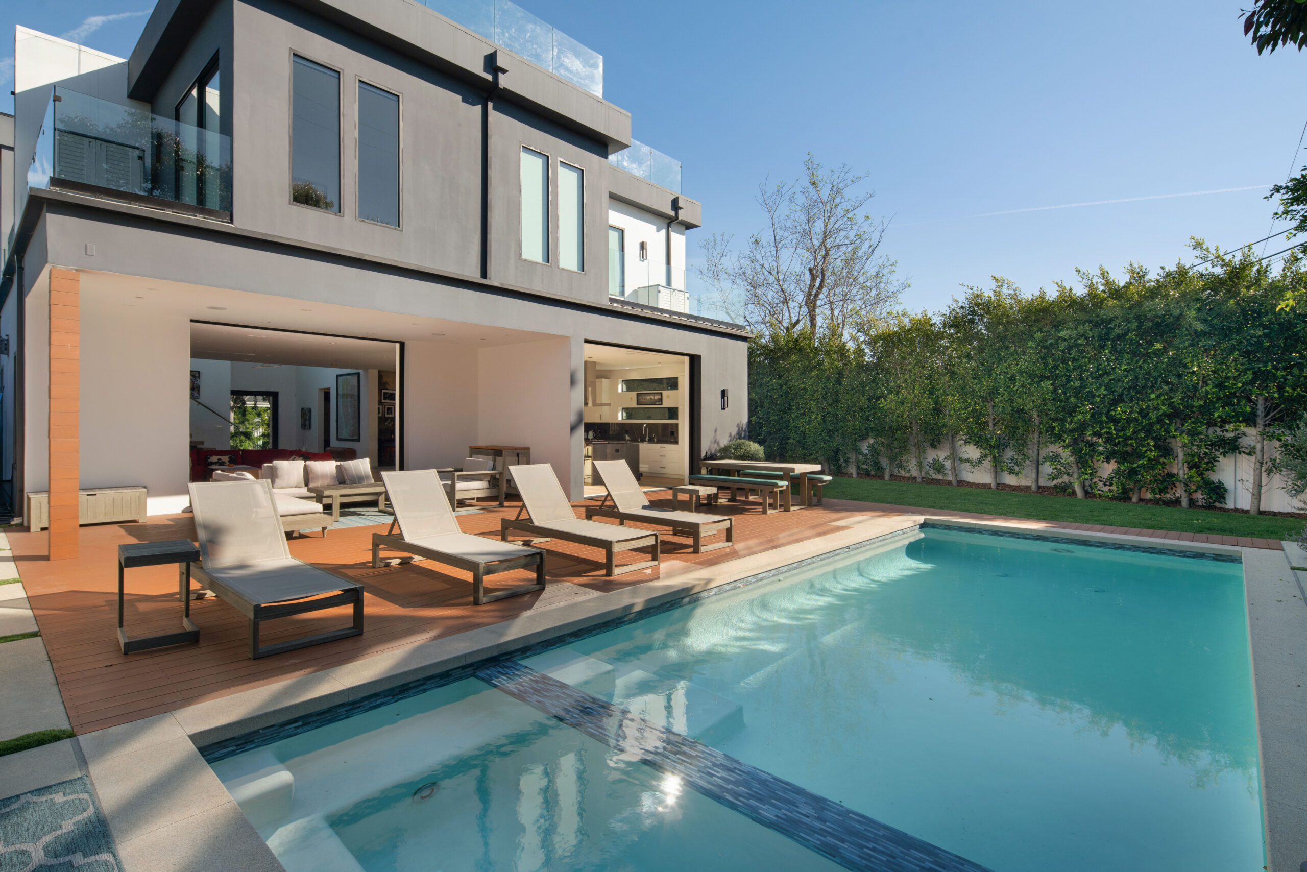 <?php the_title(); ?> - Gallery