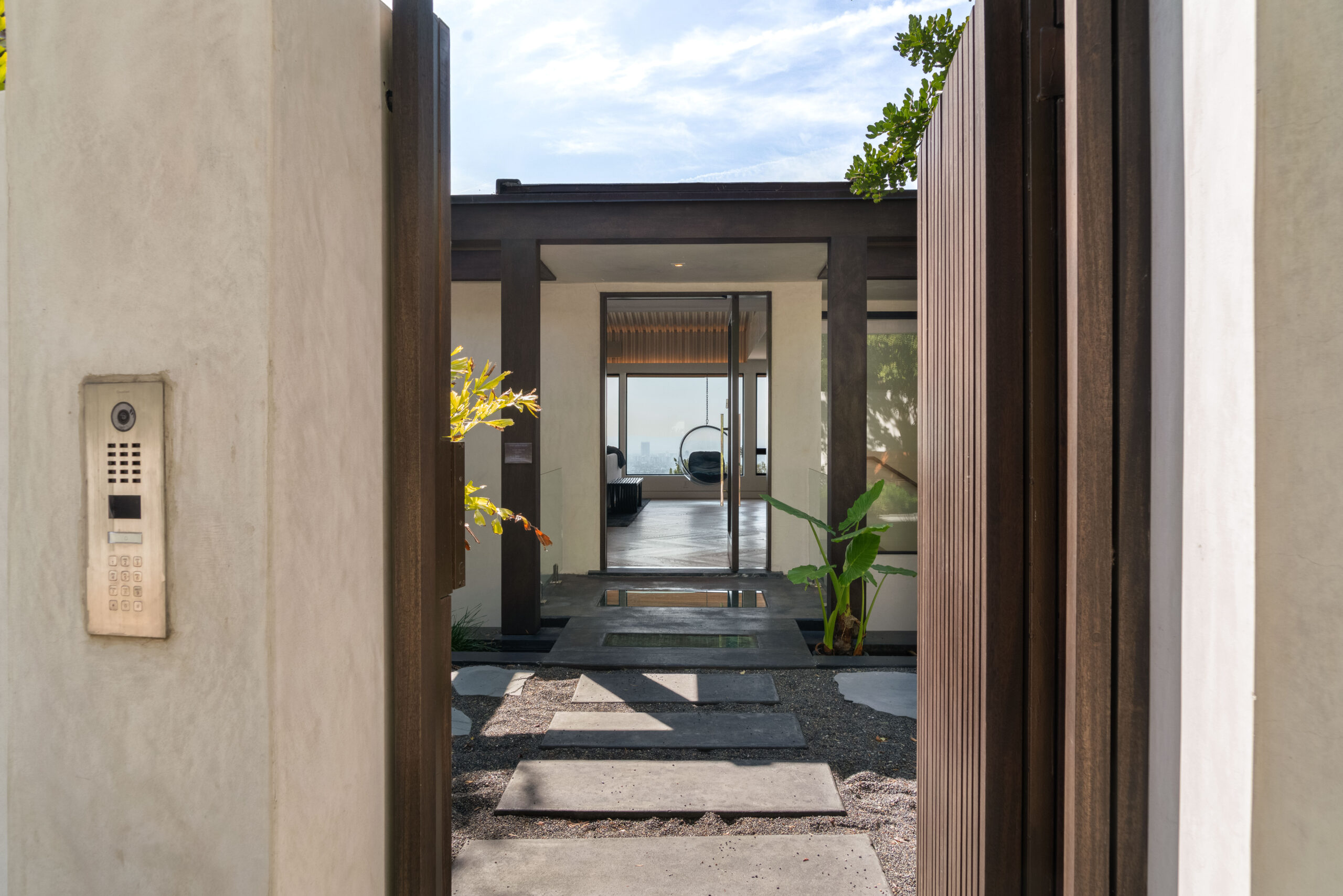 <?php the_title(); ?> - Gallery