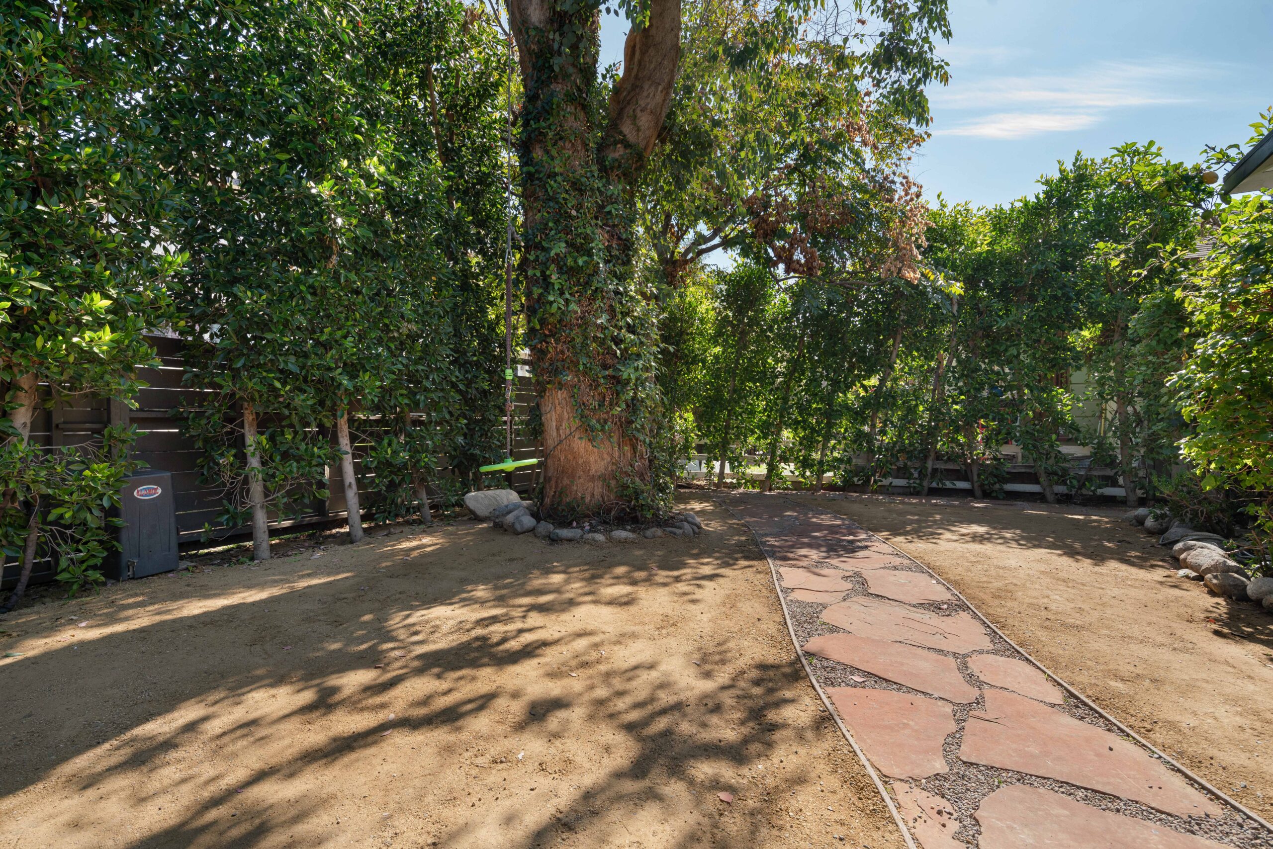 <?php the_title(); ?> - Gallery