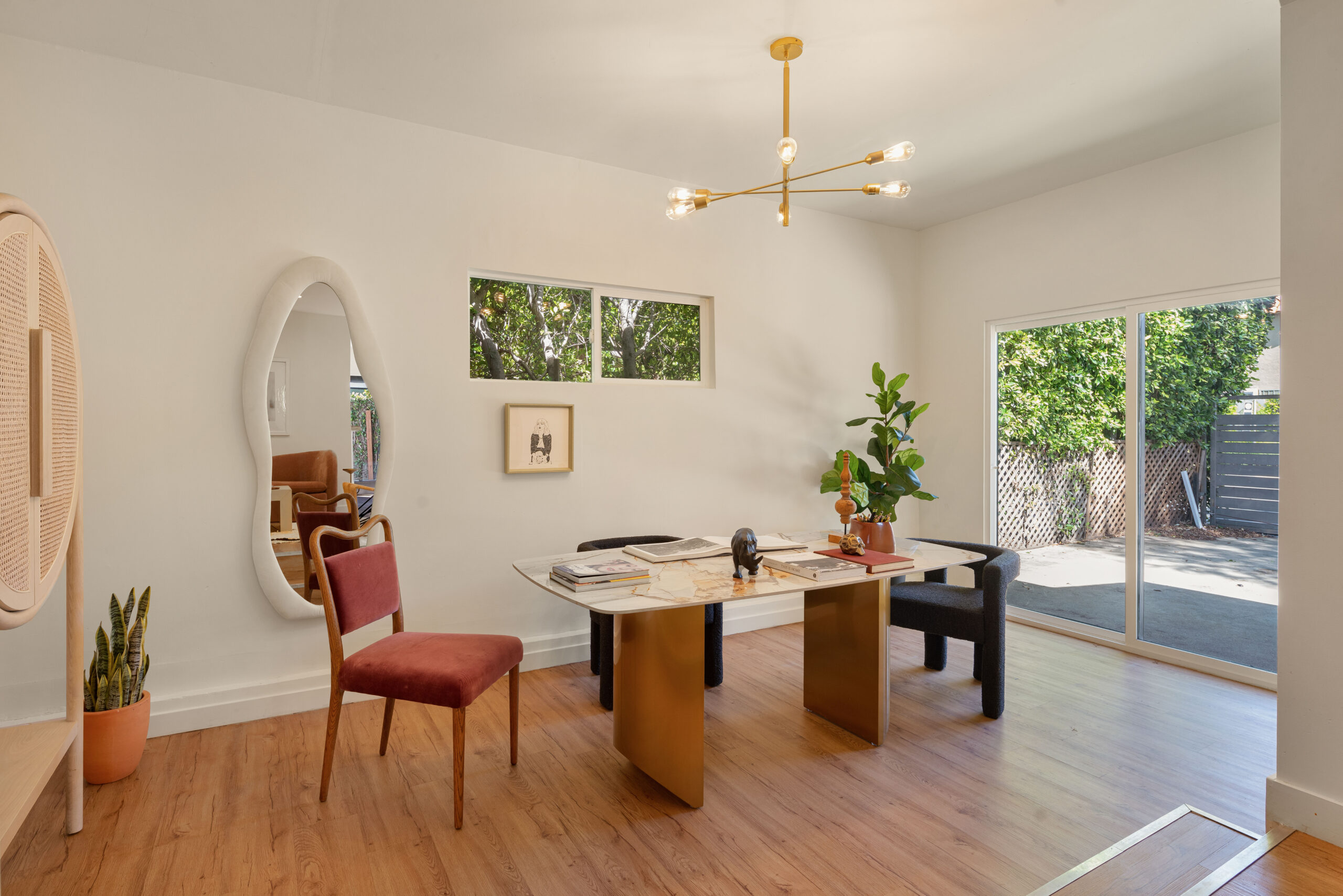 <?php the_title(); ?> - Gallery