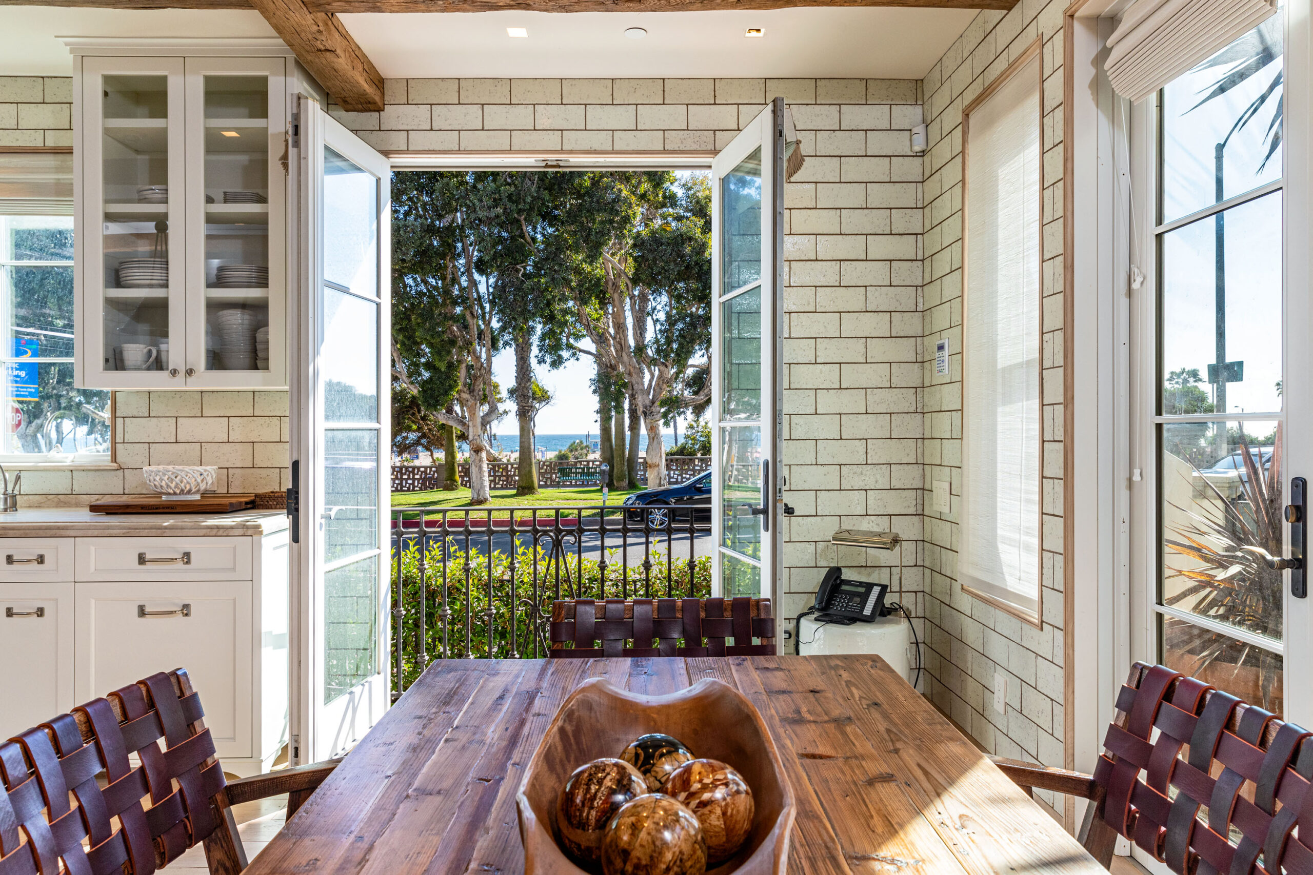 <?php the_title(); ?> - Gallery