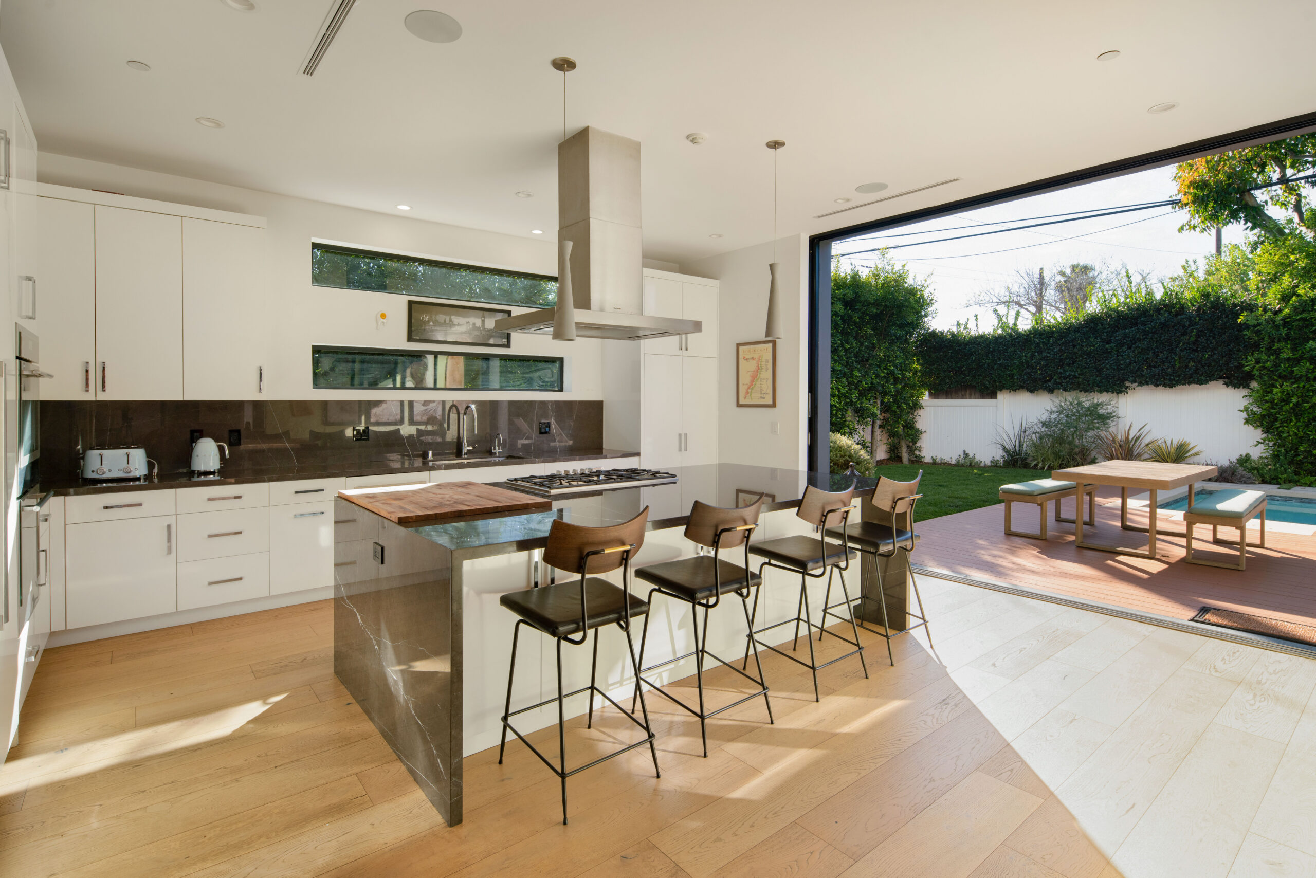 <?php the_title(); ?> - Gallery