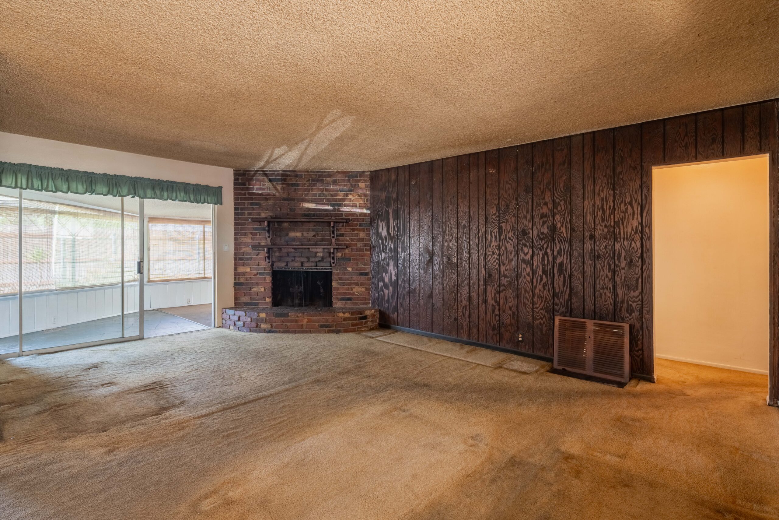 <?php the_title(); ?> - Gallery