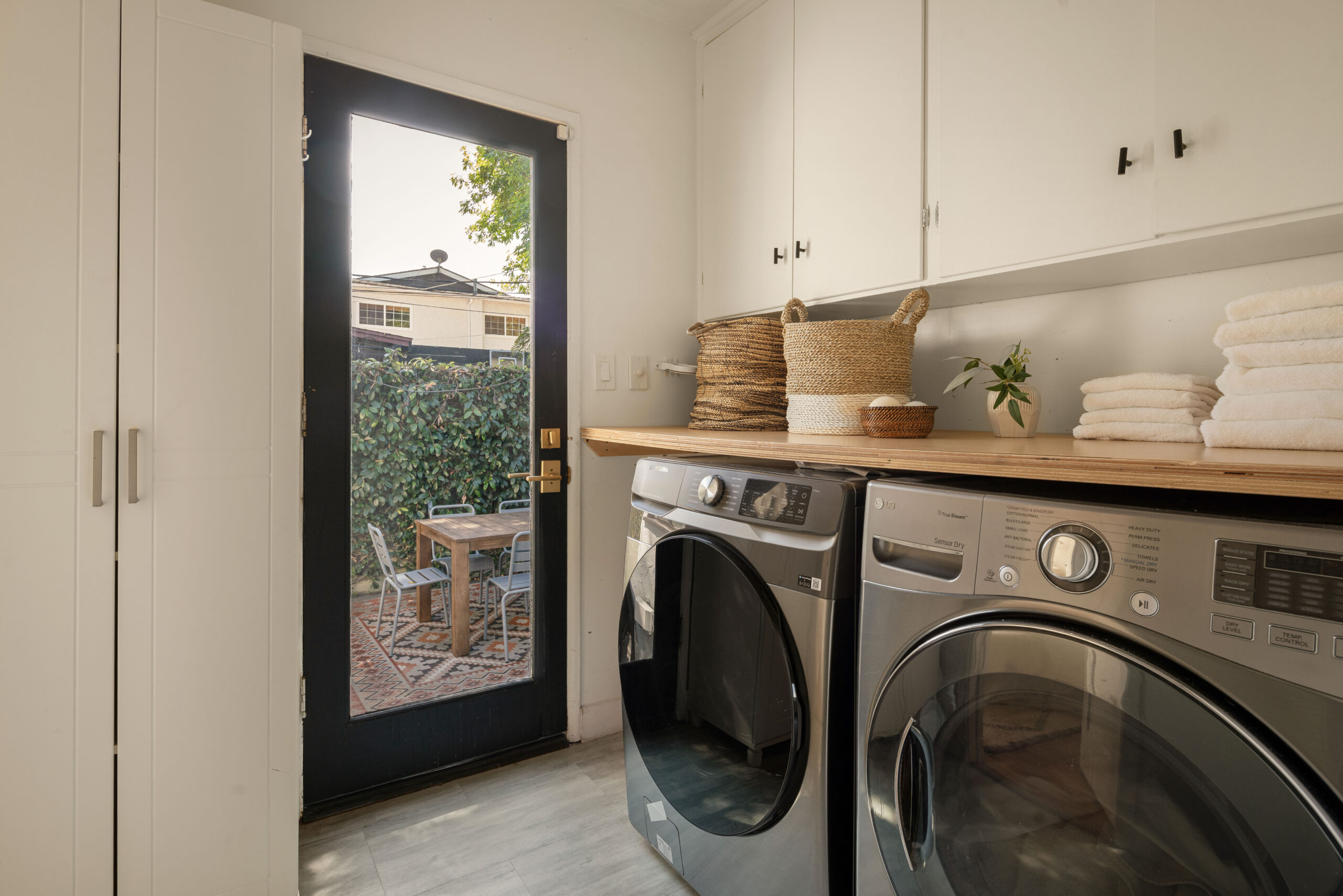 <?php the_title(); ?> - Gallery