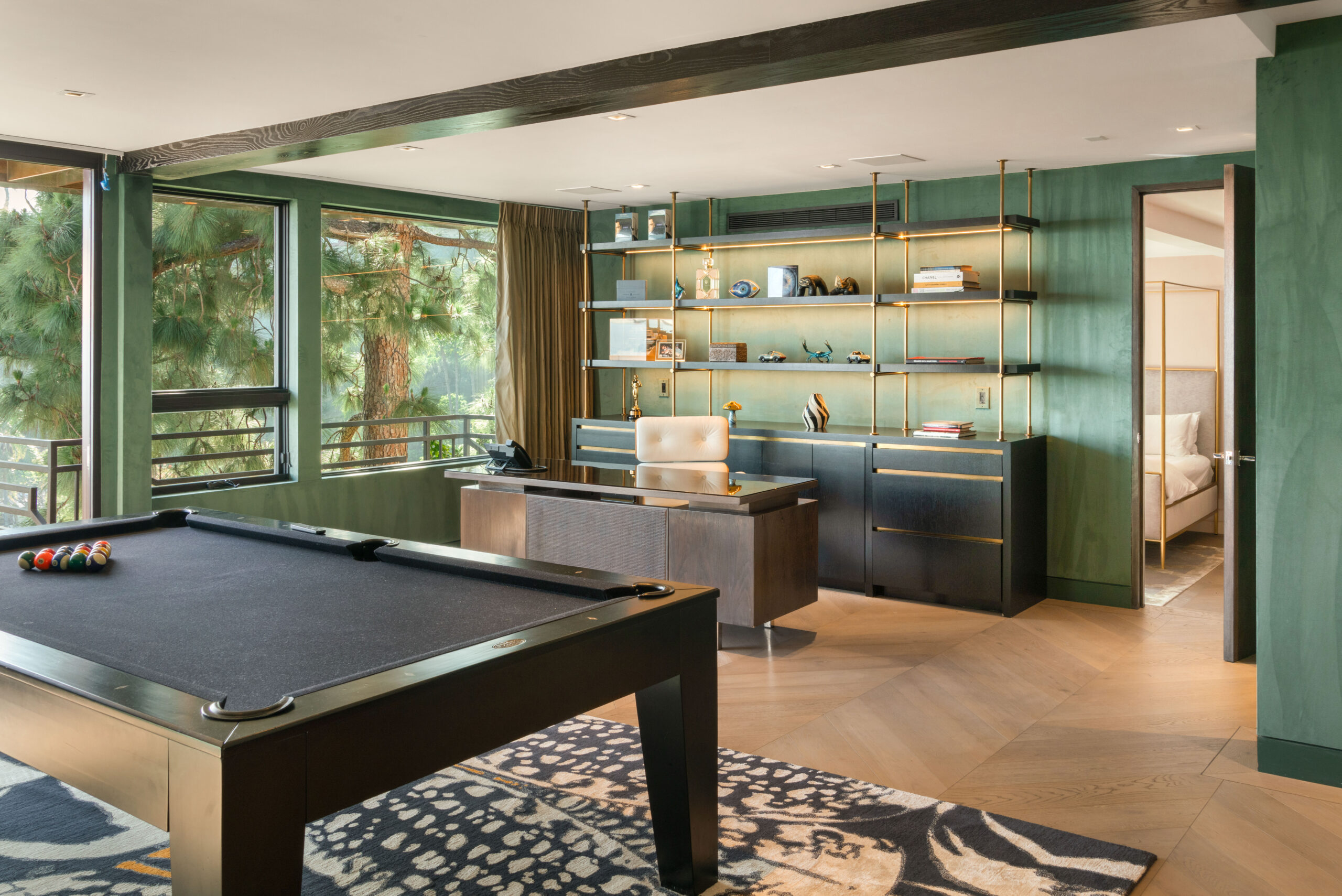 <?php the_title(); ?> - Gallery