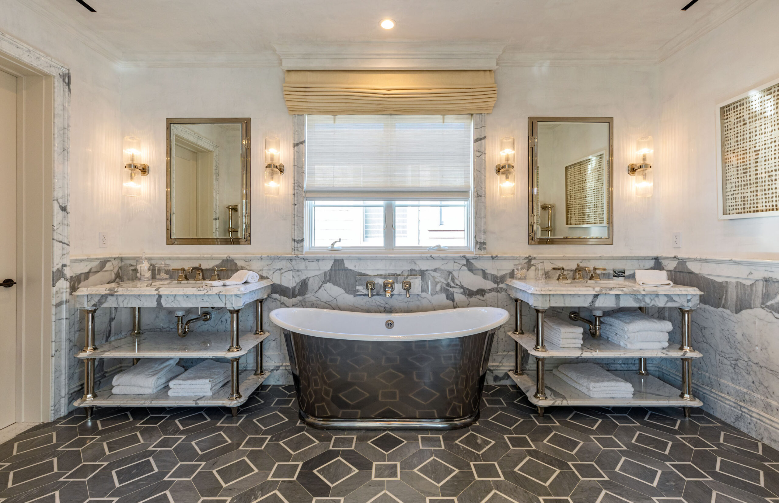 <?php the_title(); ?> - Gallery