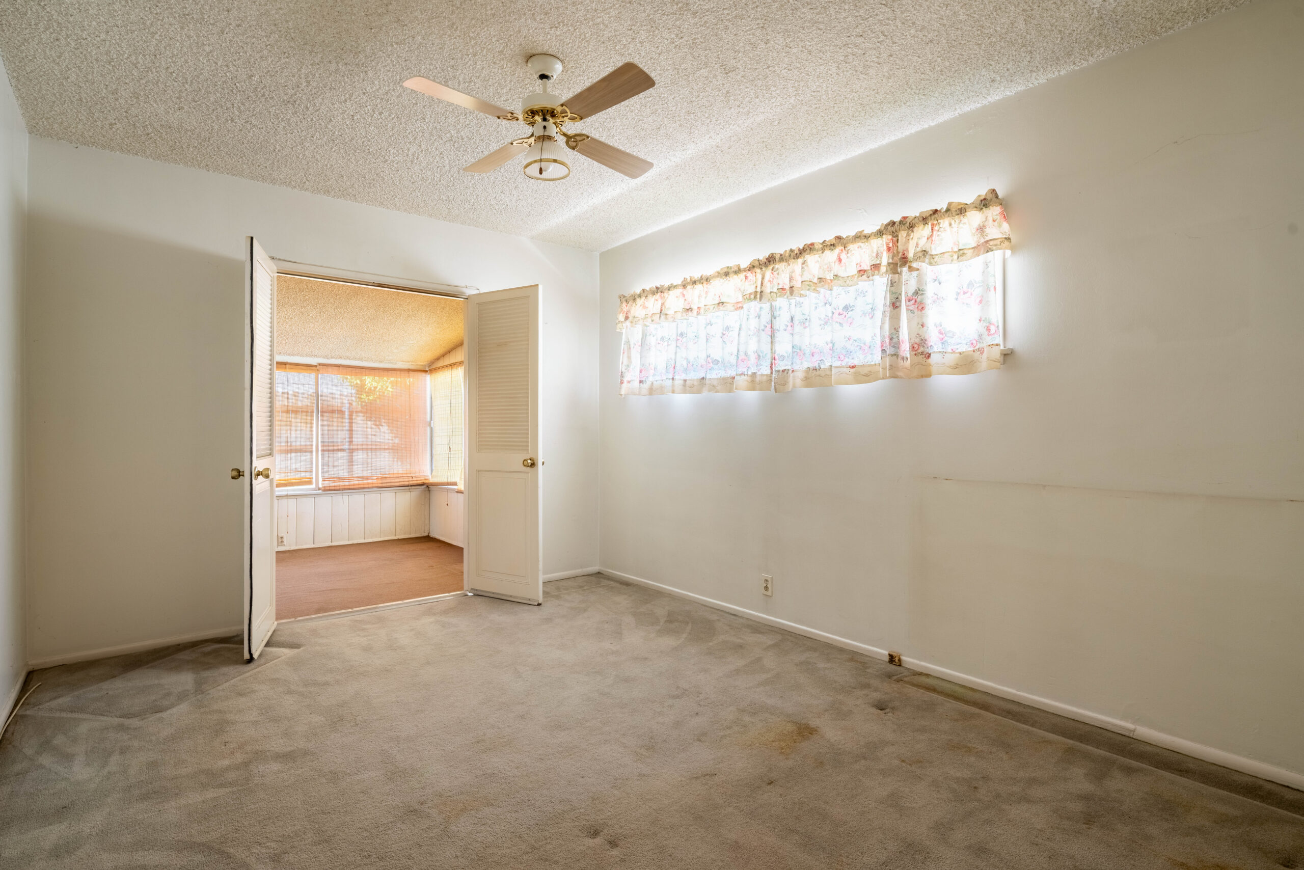 <?php the_title(); ?> - Gallery