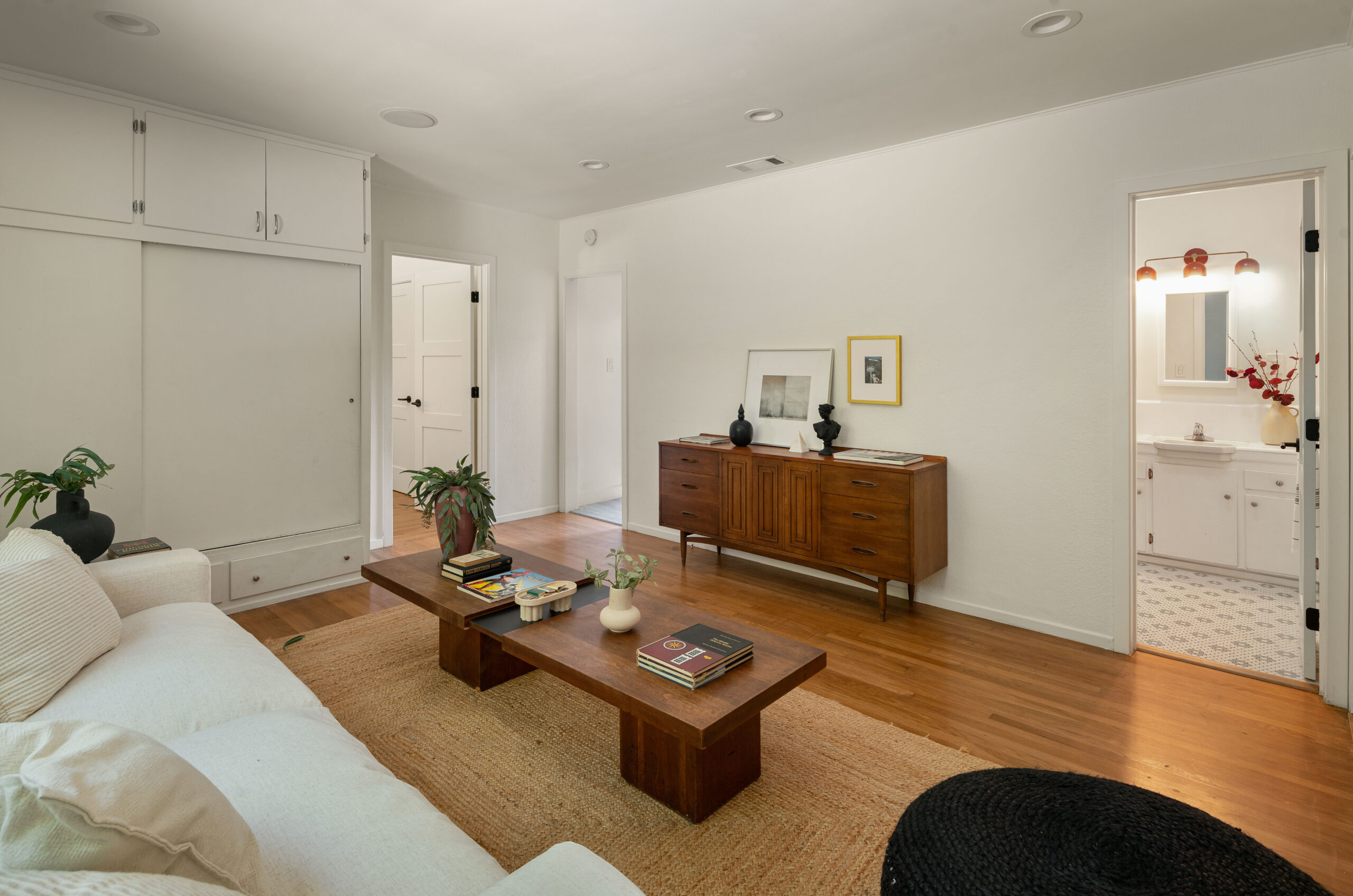 <?php the_title(); ?> - Gallery