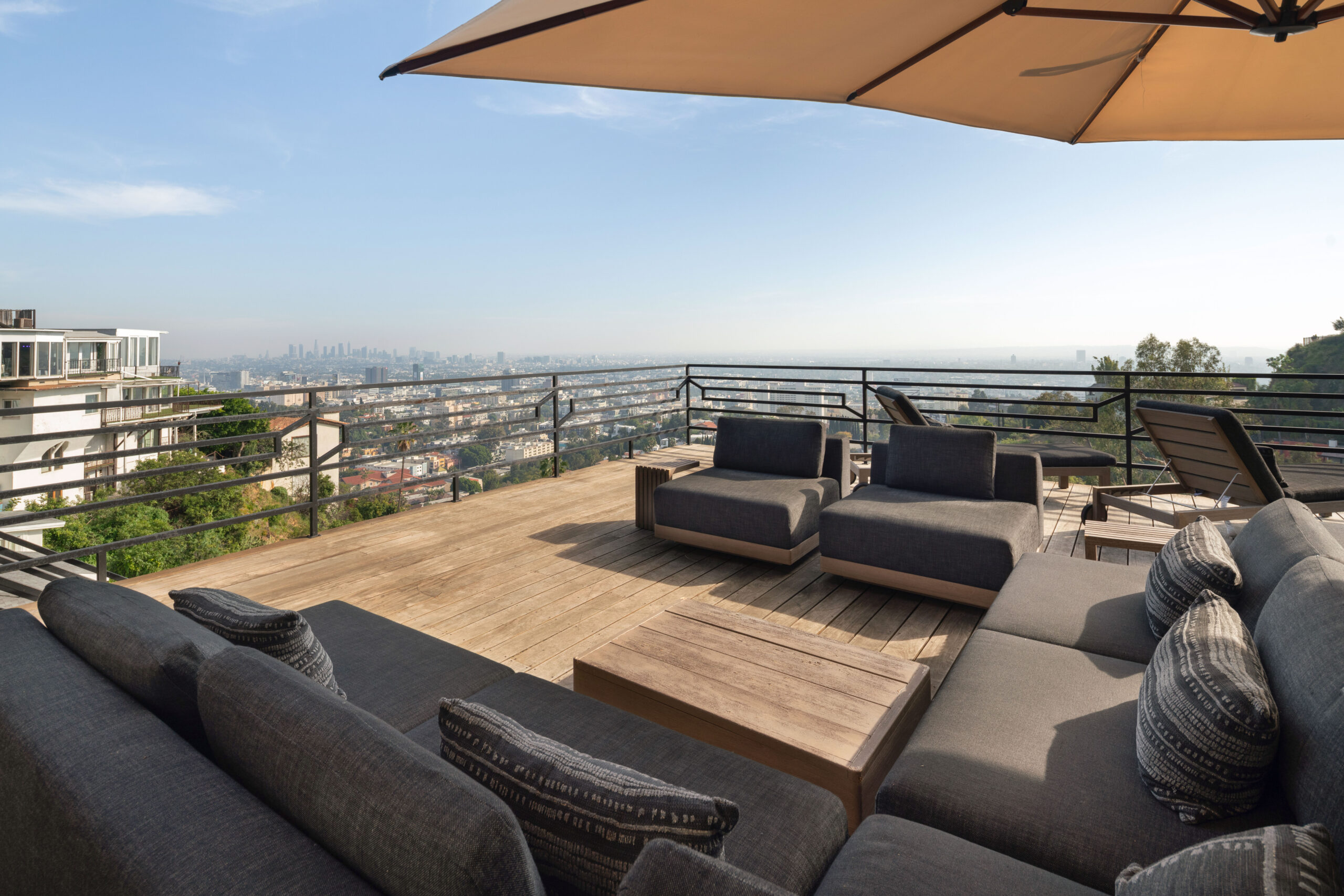 <?php the_title(); ?> - Gallery