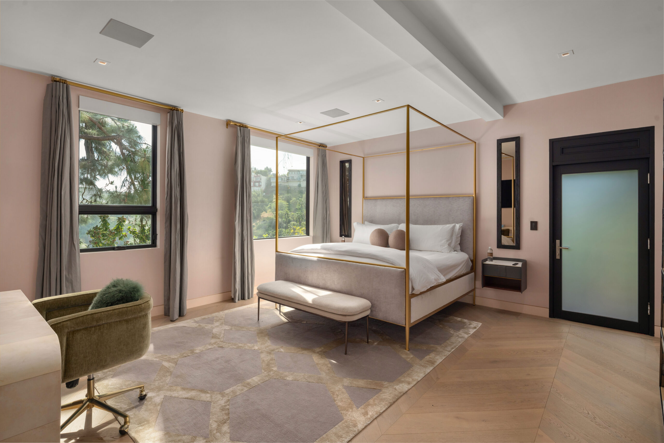 <?php the_title(); ?> - Gallery