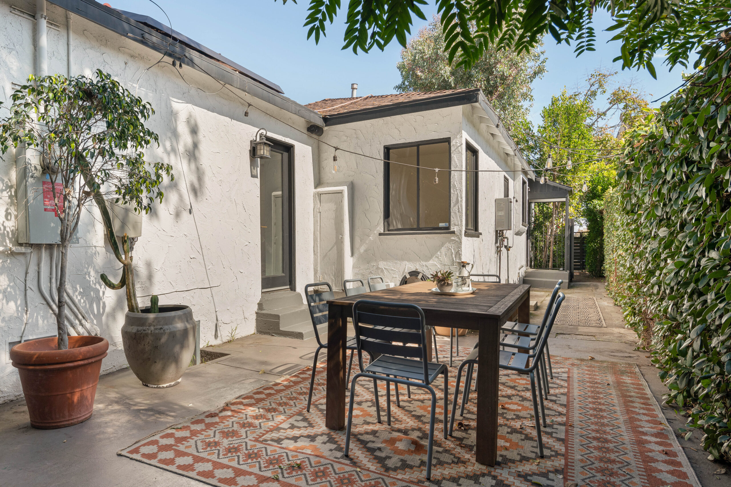 <?php the_title(); ?> - Gallery