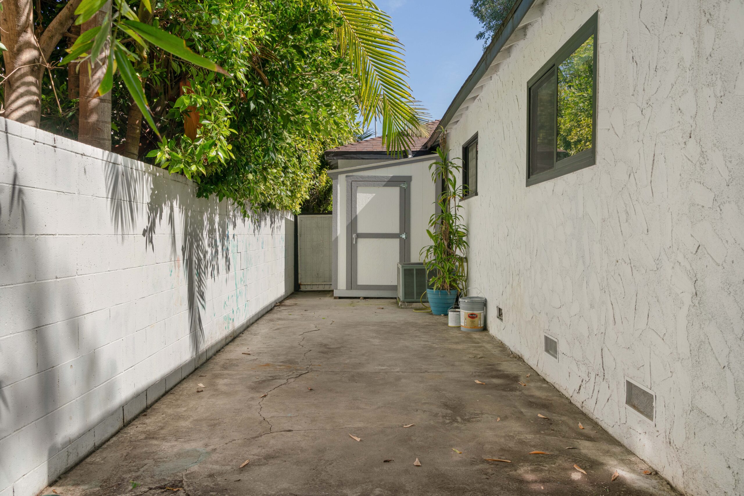 <?php the_title(); ?> - Gallery