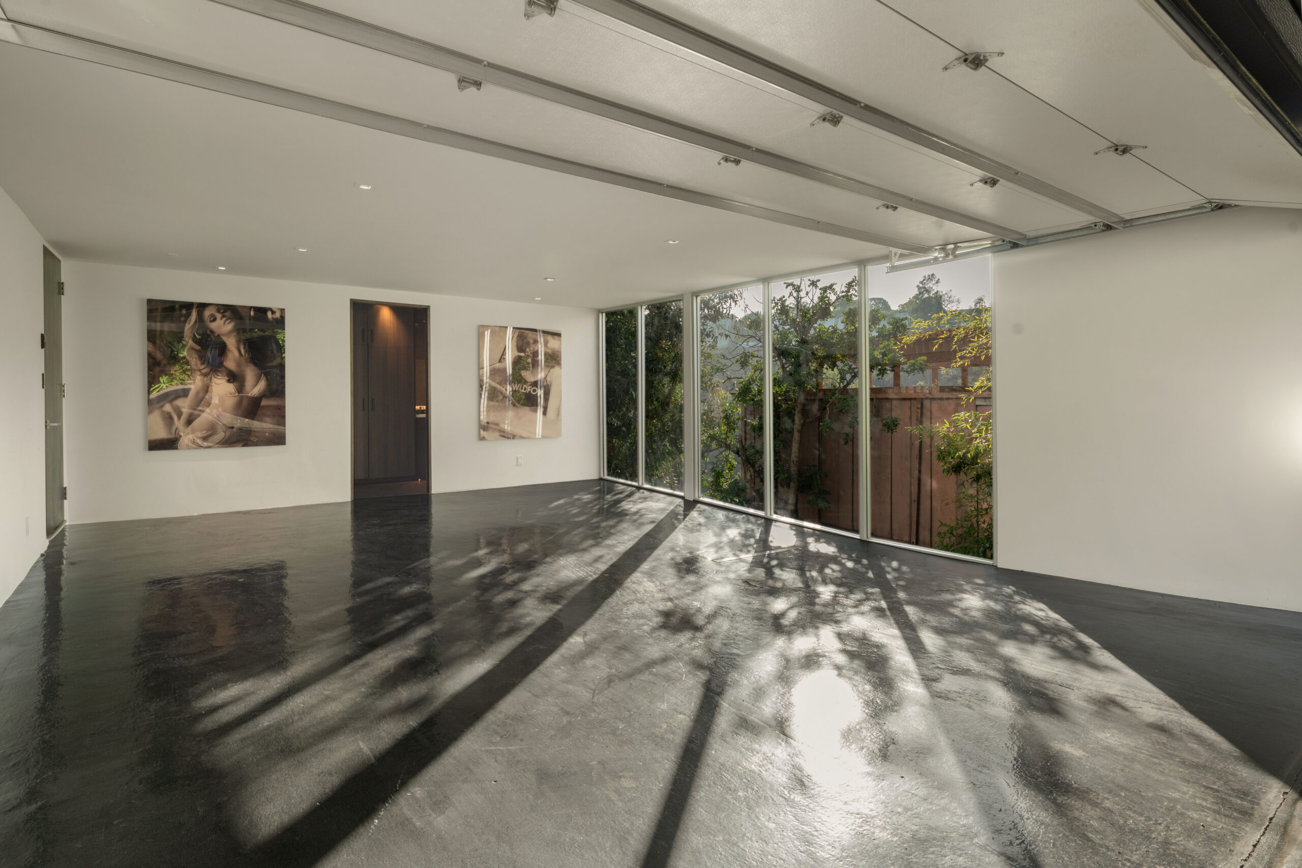 <?php the_title(); ?> - Gallery