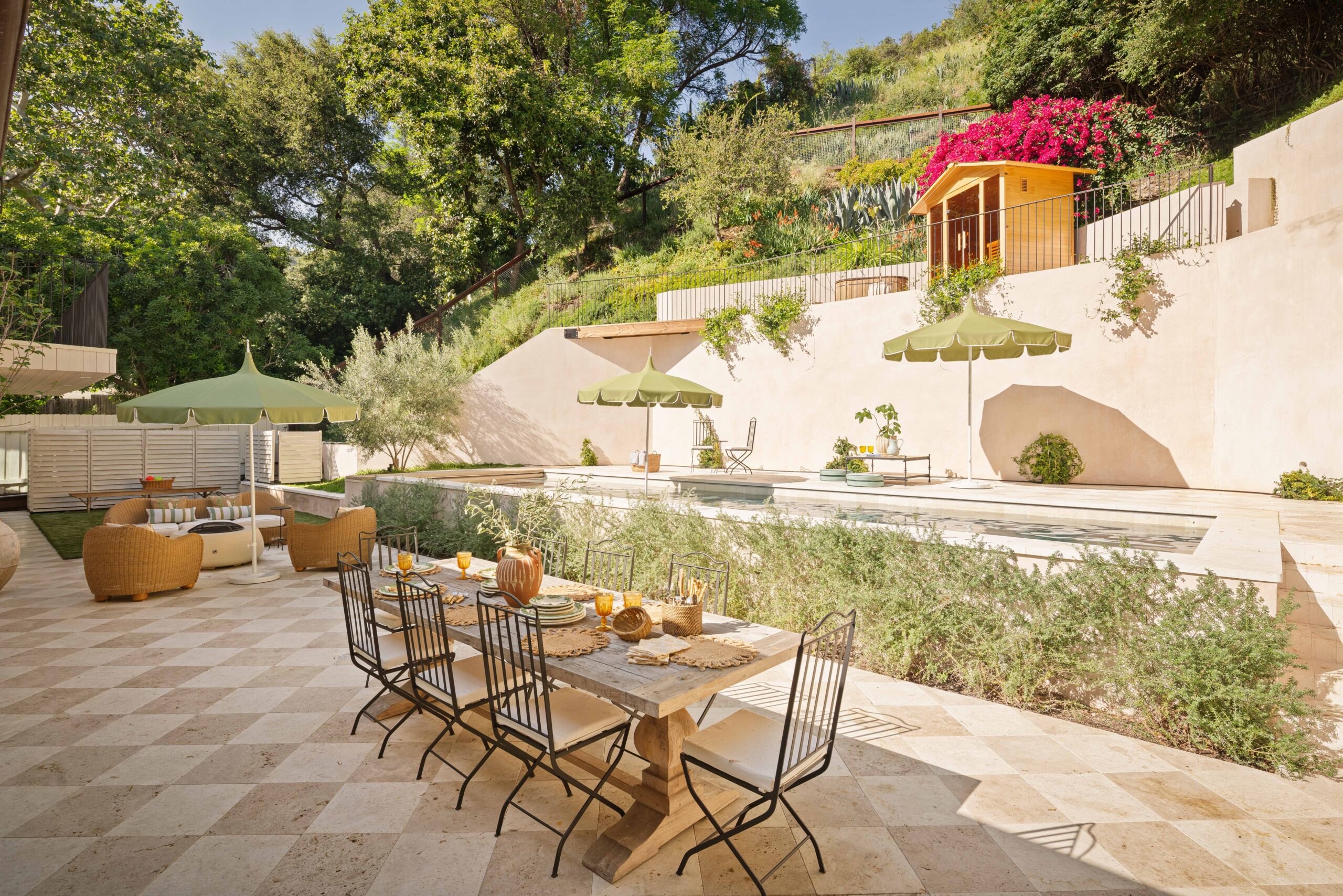 <?php the_title(); ?> - Gallery