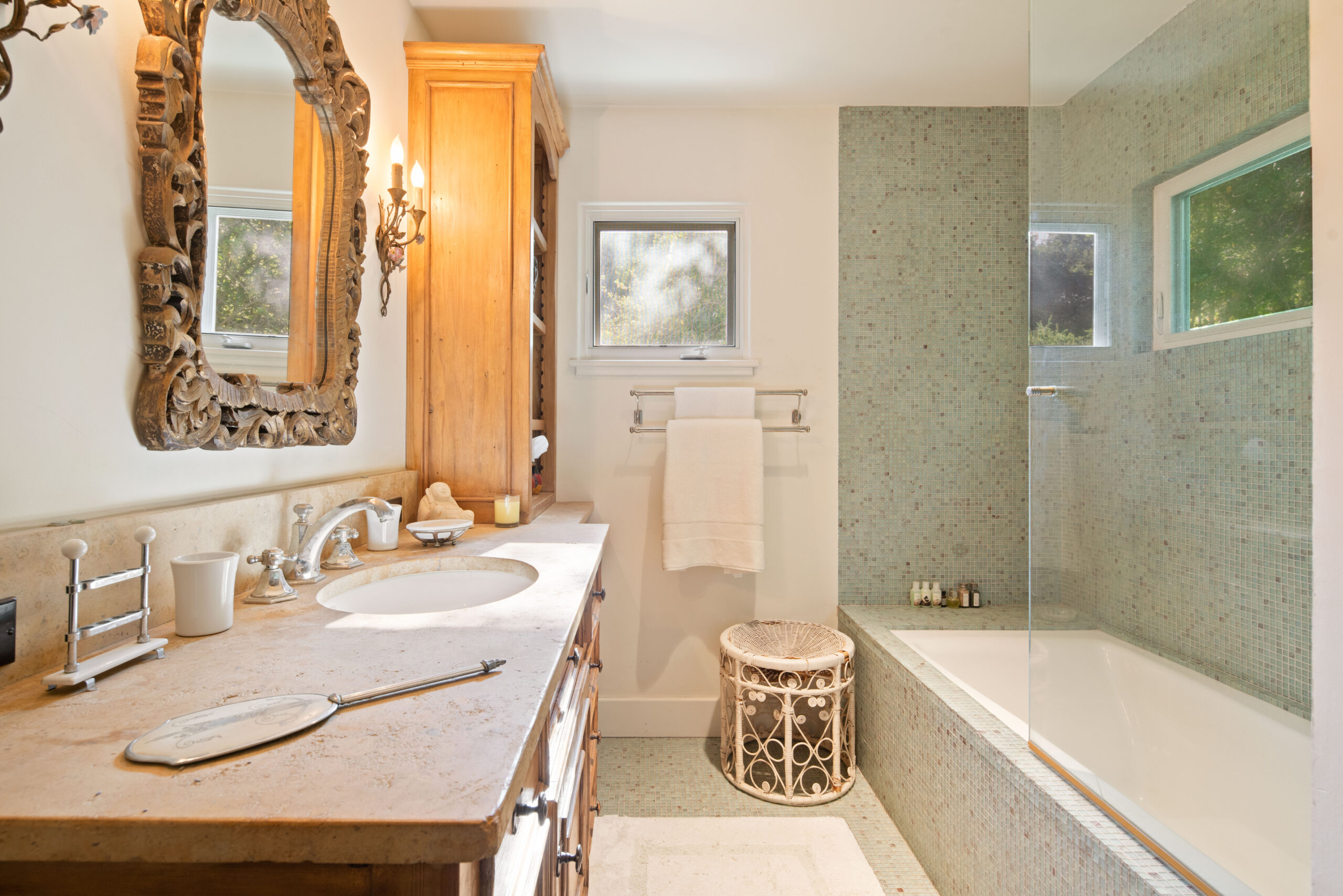 <?php the_title(); ?> - Gallery